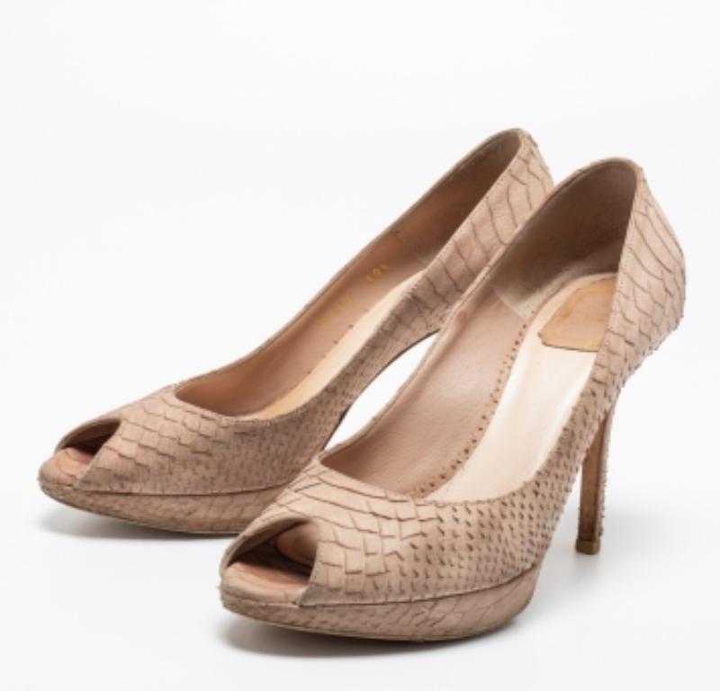 Dior Beige Python Geprägtes Leder Miss Dior Peep Toe Pumps Größe 38.5 im Angebot 4