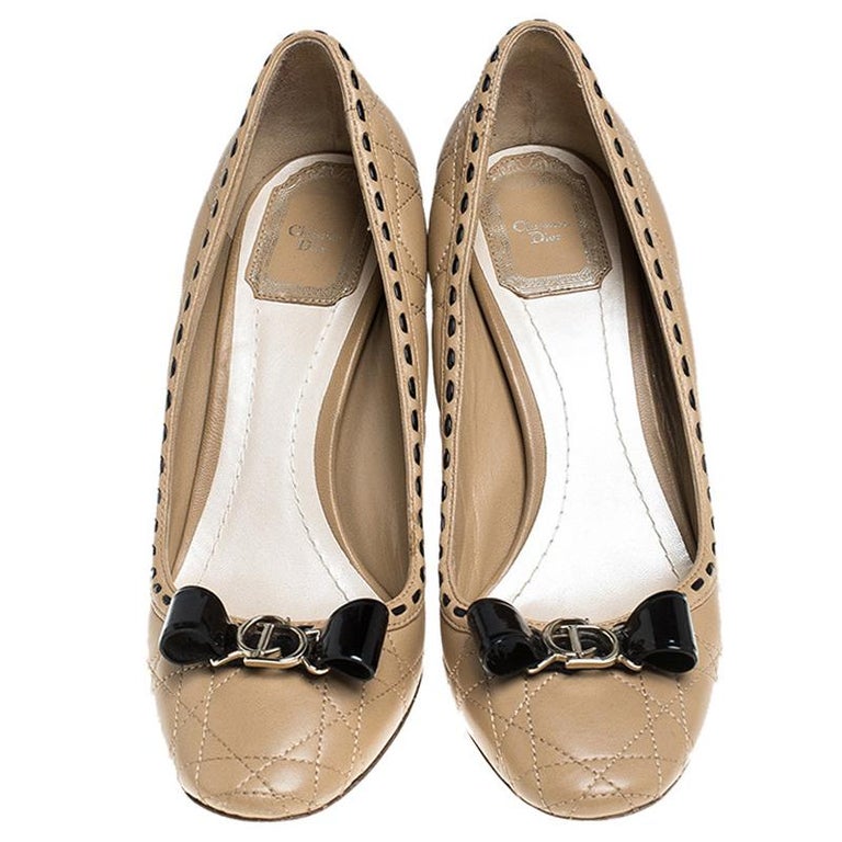 Dior Beige Quilted Leather Bow Pumps Size 38 For Sale at 1stDibs