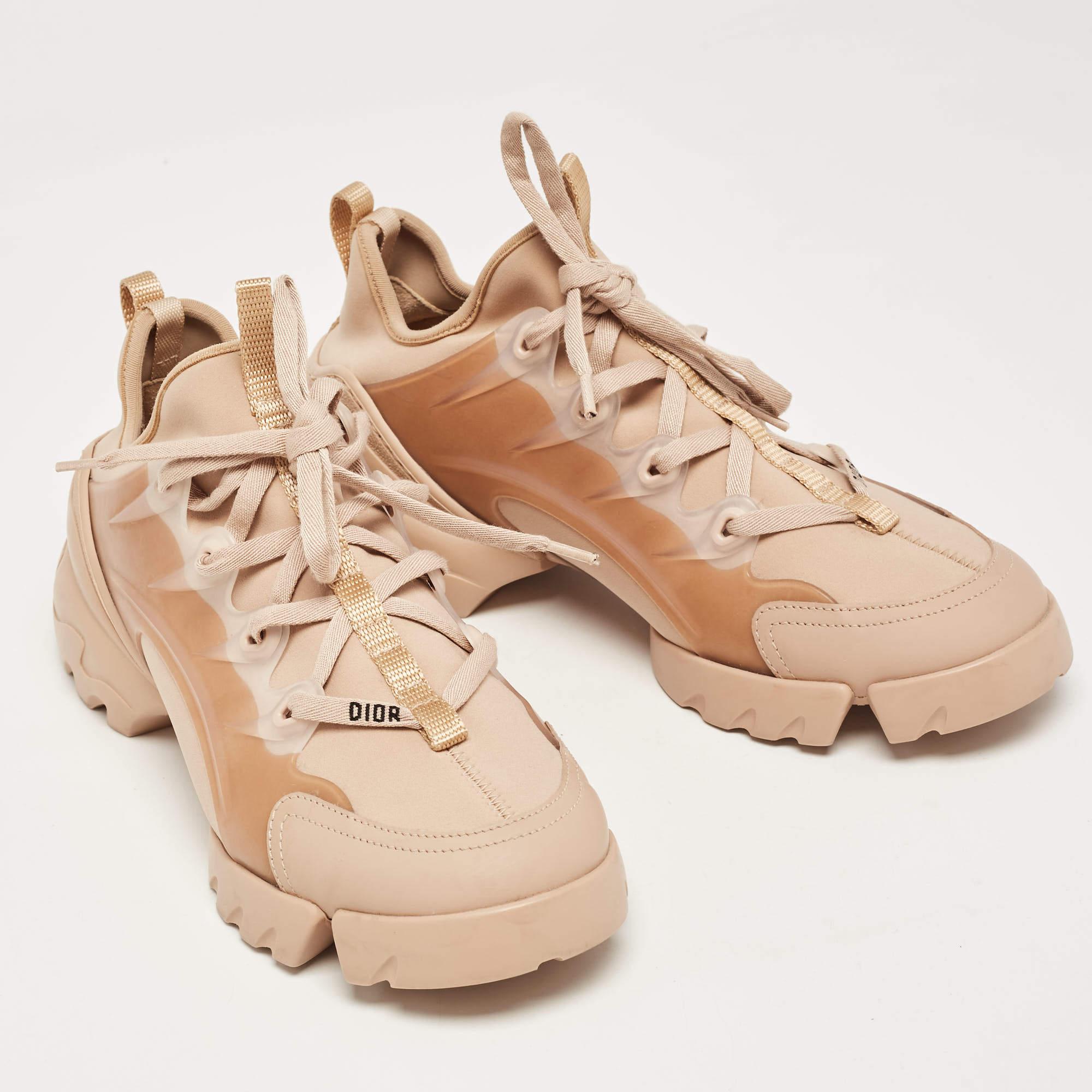 Dior Beige Stretch Fabric and Leather D-Connect Low Top Sneakers Size 38 In Good Condition For Sale In Dubai, Al Qouz 2
