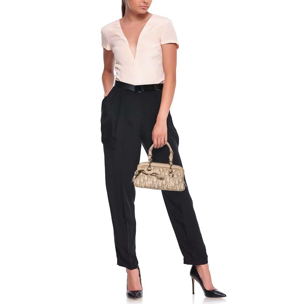 Dior Beige/Bianco in Tela Coates Diorissimo Romantique Trotter Satchel In condizioni buone a Dubai, Al Qouz 2