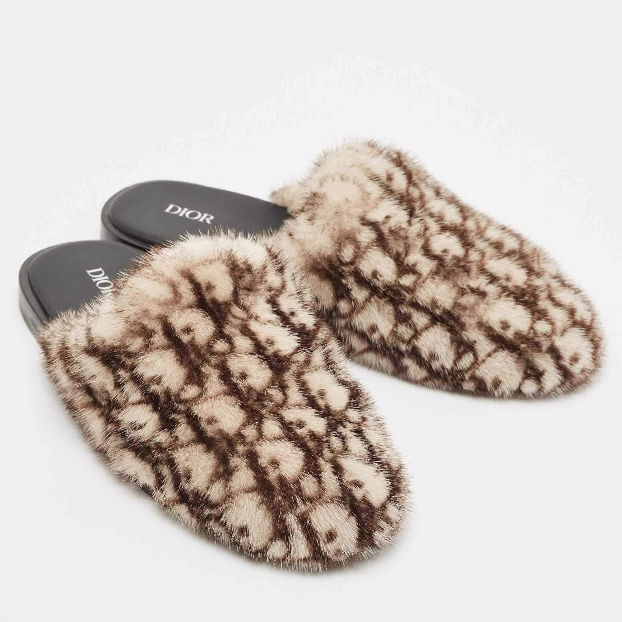 Brown Dior Beige/White Fur Mink Mules Size 42 For Sale