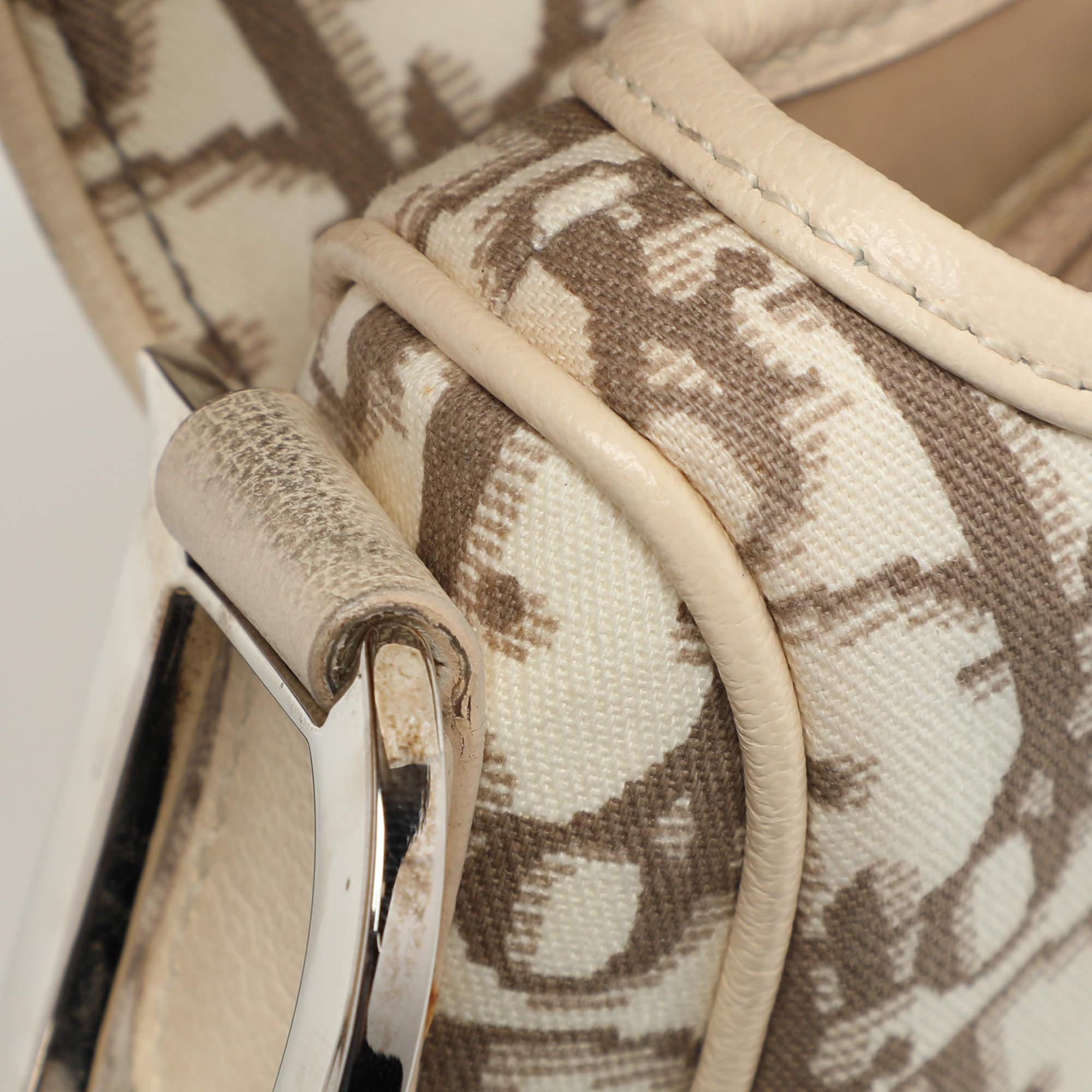 Dior Beige/White Oblique Canvas and Leather Floral Embroidered Saddle Shoulder Bag For Sale 3