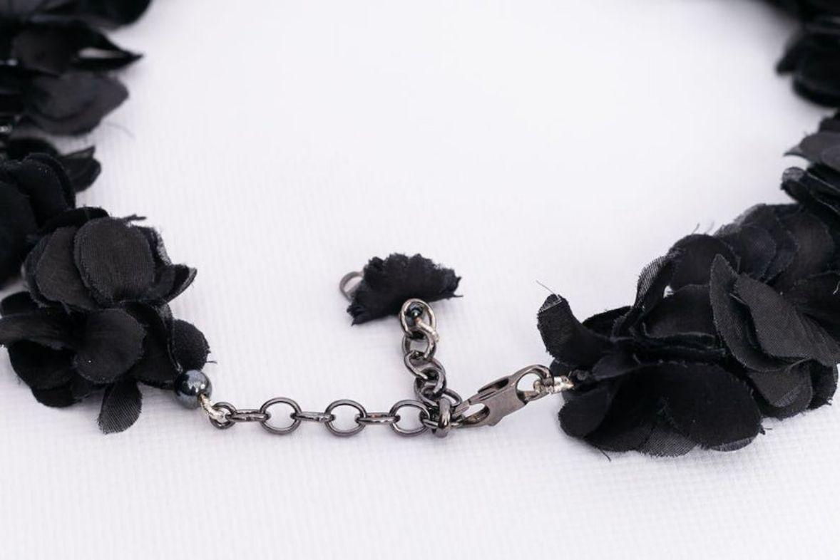 Dior Black Beads and Flowers Necklace For Sale 1