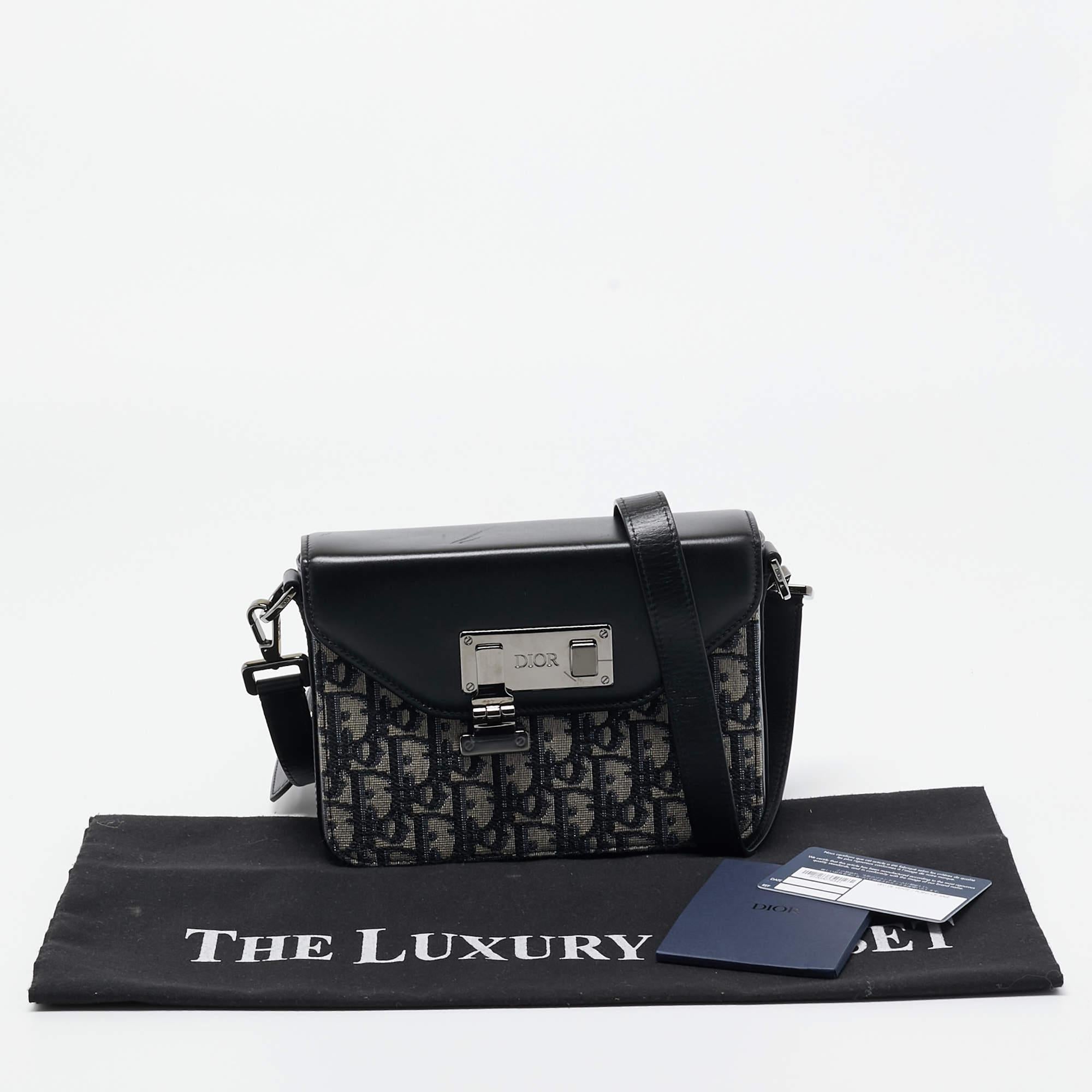Men's Dior Black/Blue Oblique Canvas and Leather Lock Messenger Bag For Sale