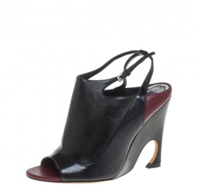 Dior Sandalen aus Lackleder und Leder in Schwarz/Burgundy, Größe 36,5 Damen im Angebot