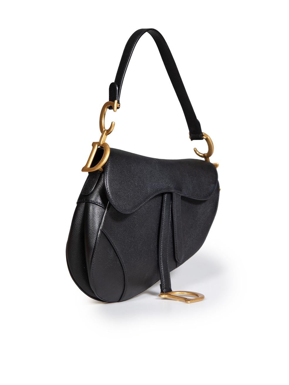 CONDITION is Very good. Minimal wear to the bag is evident. Light discolouration on the top of the flap on this used Dior designer resale item.
 
 
 
 Details
 
 
 Datecode - 09-MA-0250 (2020)
 
 Black
 
 Calfskin
 
 Saddle bag
 
 1x Leather handle

