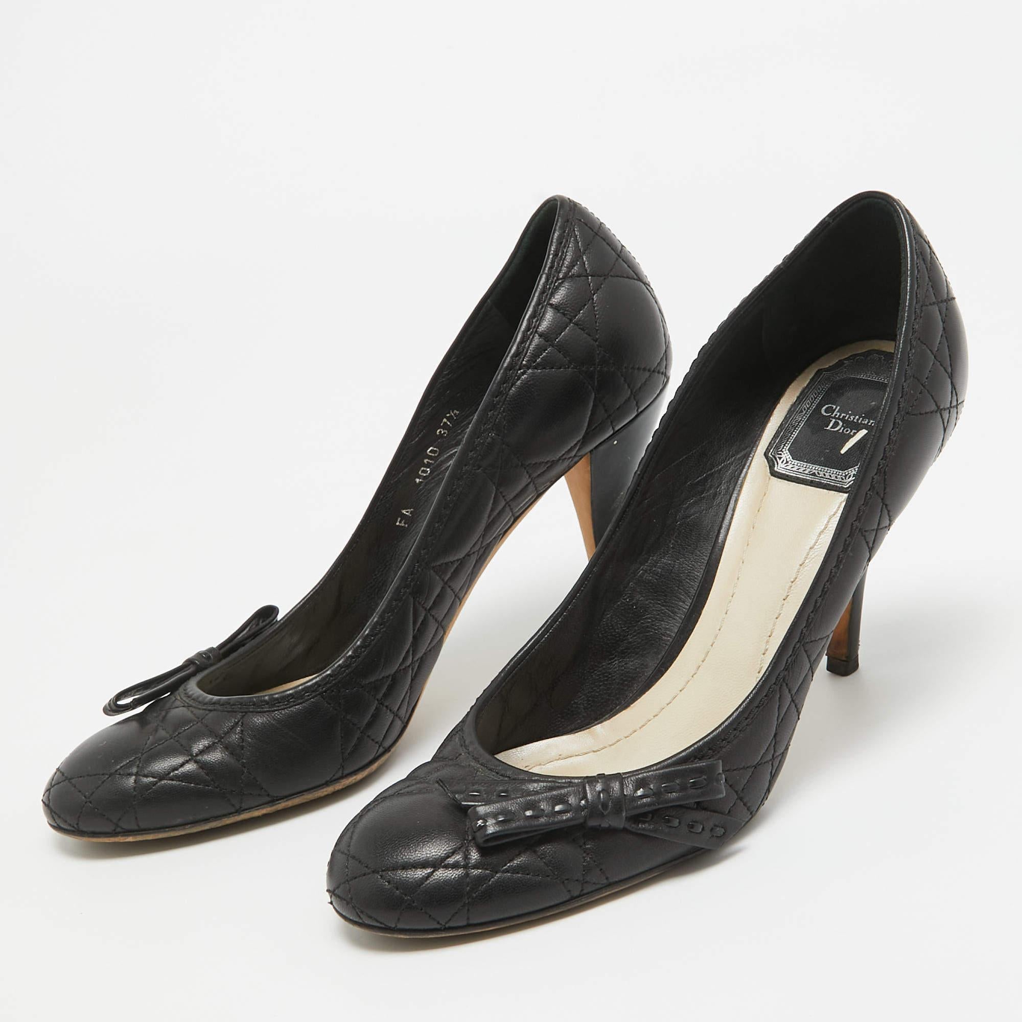 Wonderfully crafted shoes added with notable elements to fit well and pair perfectly with all your plans. Make these designer pumps yours today