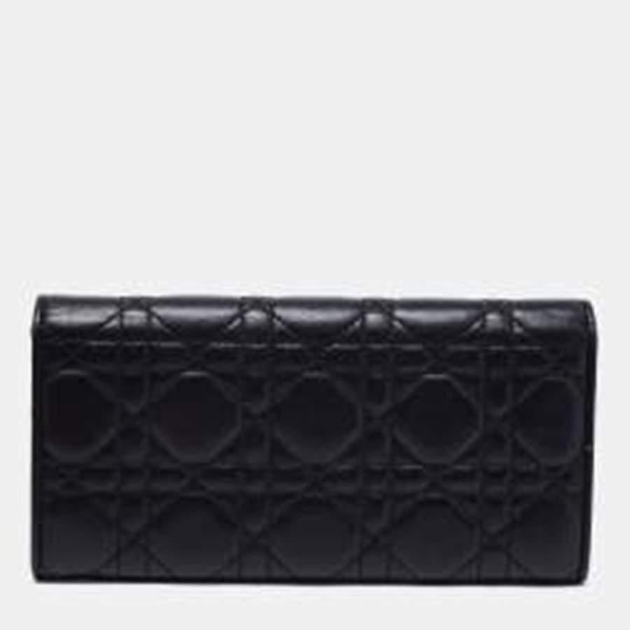 Get the assurance of quality and style that never fades with this Dior Wallet On Chain. It is sewn using Cannage quilted leather, and the interior has a wallet-like layout with space for cards, cash, and coins.

