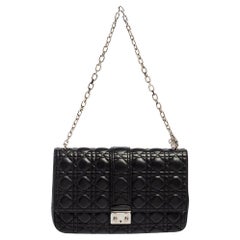 Dior Grand sac à rabat Miss Dior en cuir cannage noir