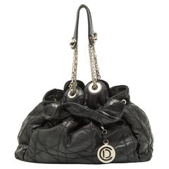 Dior Le Trente Hobo aus schwarzem Cannage-Leder