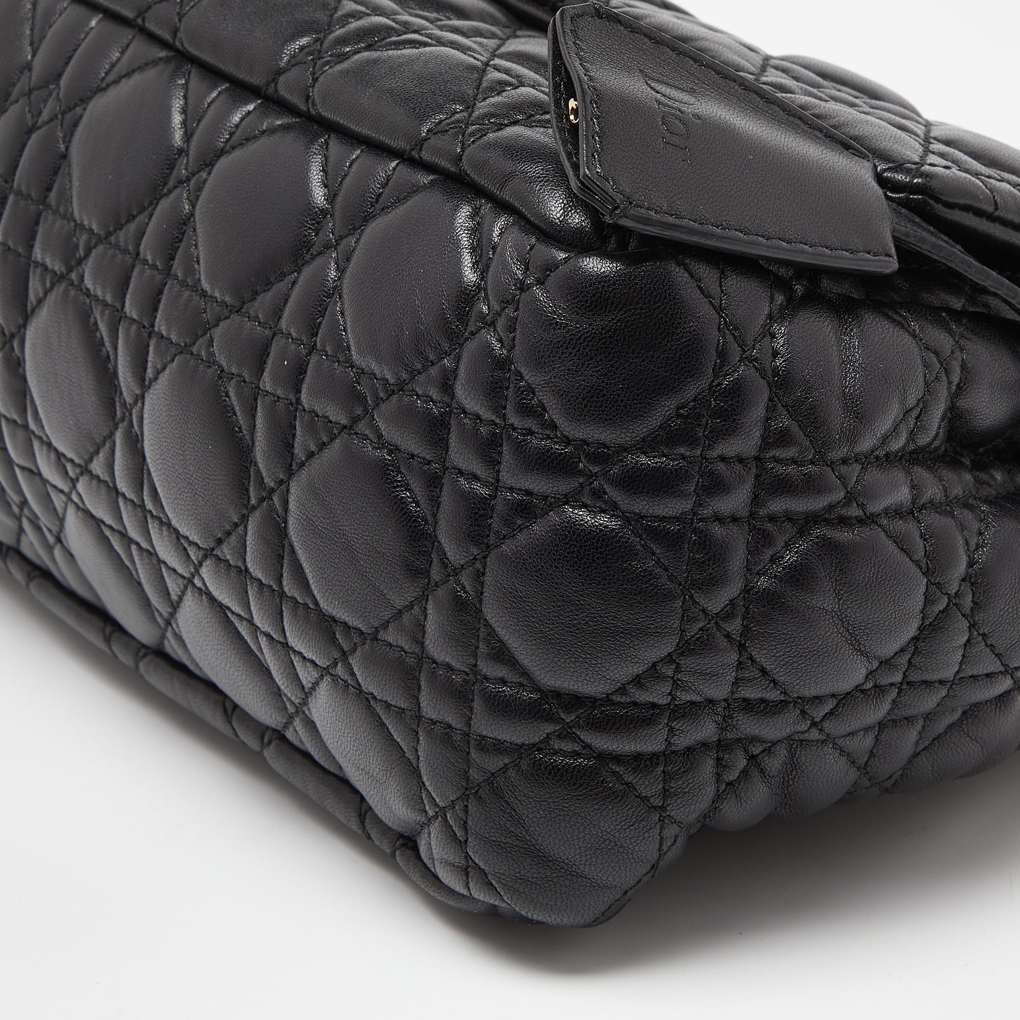 Dior Black Cannage Leather New Lock Flap Chain Bag In Good Condition For Sale In Dubai, Al Qouz 2