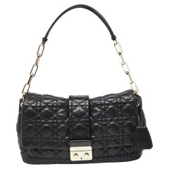 Dior Schwarze Cannage Ledertasche mit neuem Schloss und Kette und Klappe