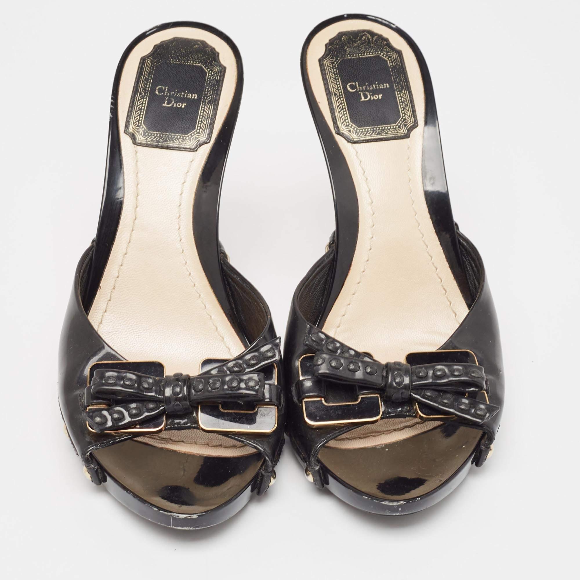Dior Black Cannage Patent Bow Slide Sandals Size 37 In Fair Condition In Dubai, Al Qouz 2