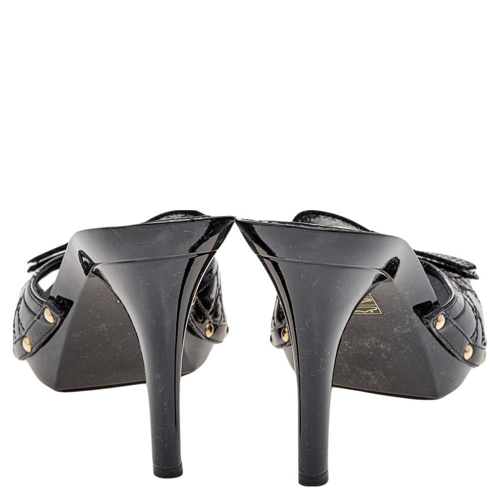 Dior Black Cannage Patent Leather Bow Slide Sandals Size 41 In Excellent Condition In Dubai, Al Qouz 2