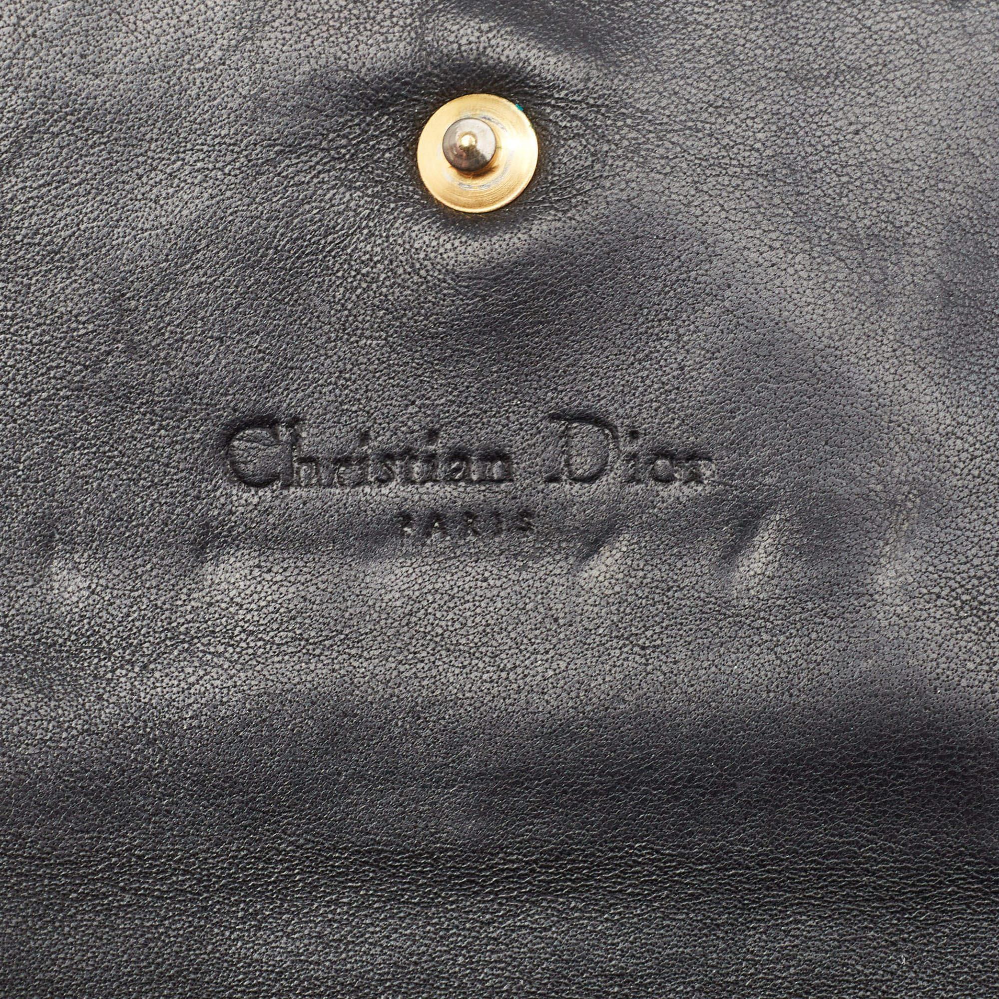 Dior Noir Cannage Portefeuille Lady Dior en cuir verni sur chaîne 9