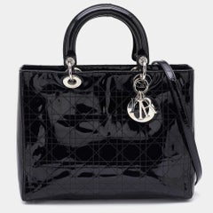 Dior Große Lady Dior Tote aus schwarzem Cannage-Lackleder