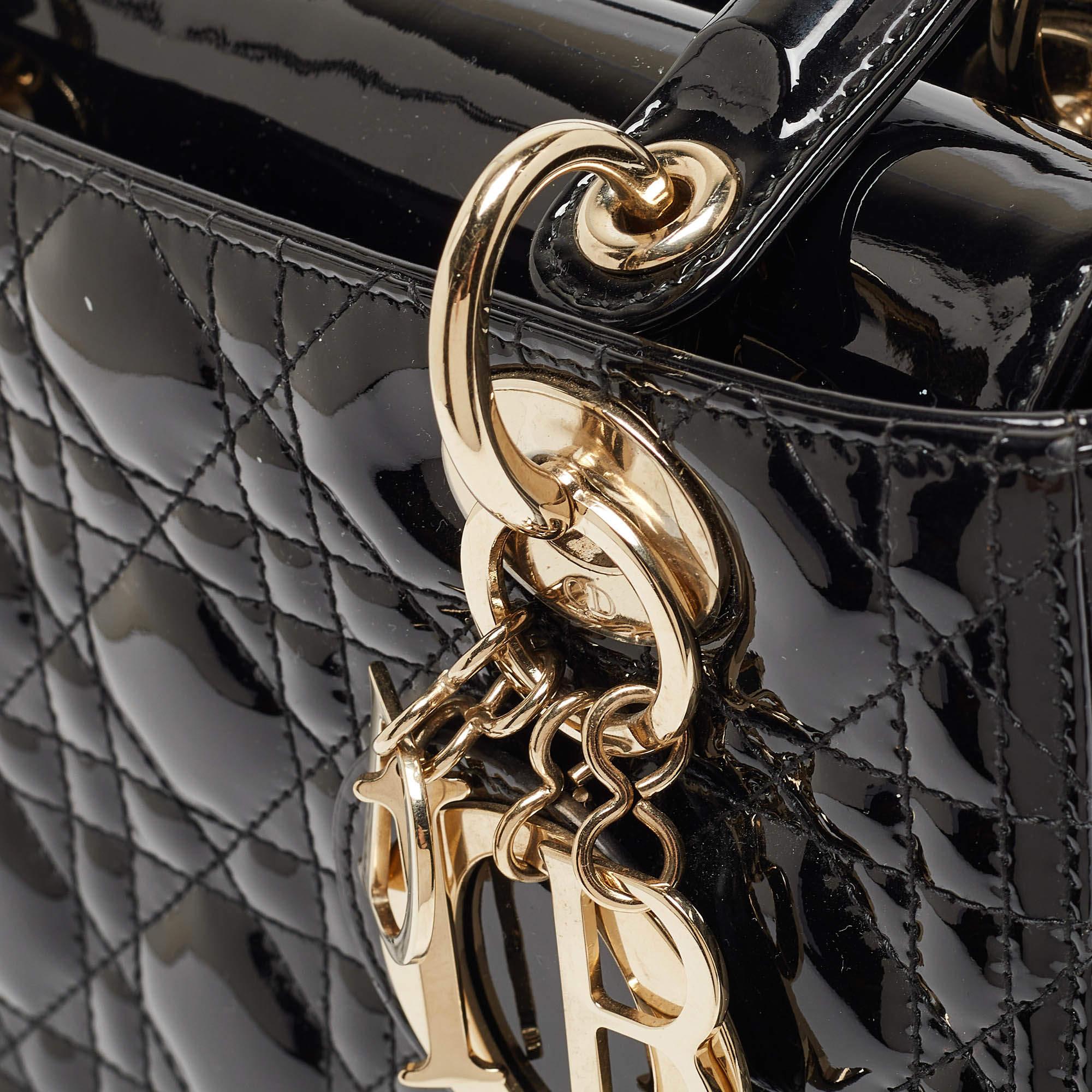 Dior Schwarze Cannage Lackleder Medium Lady Dior Tragetasche im Angebot 7