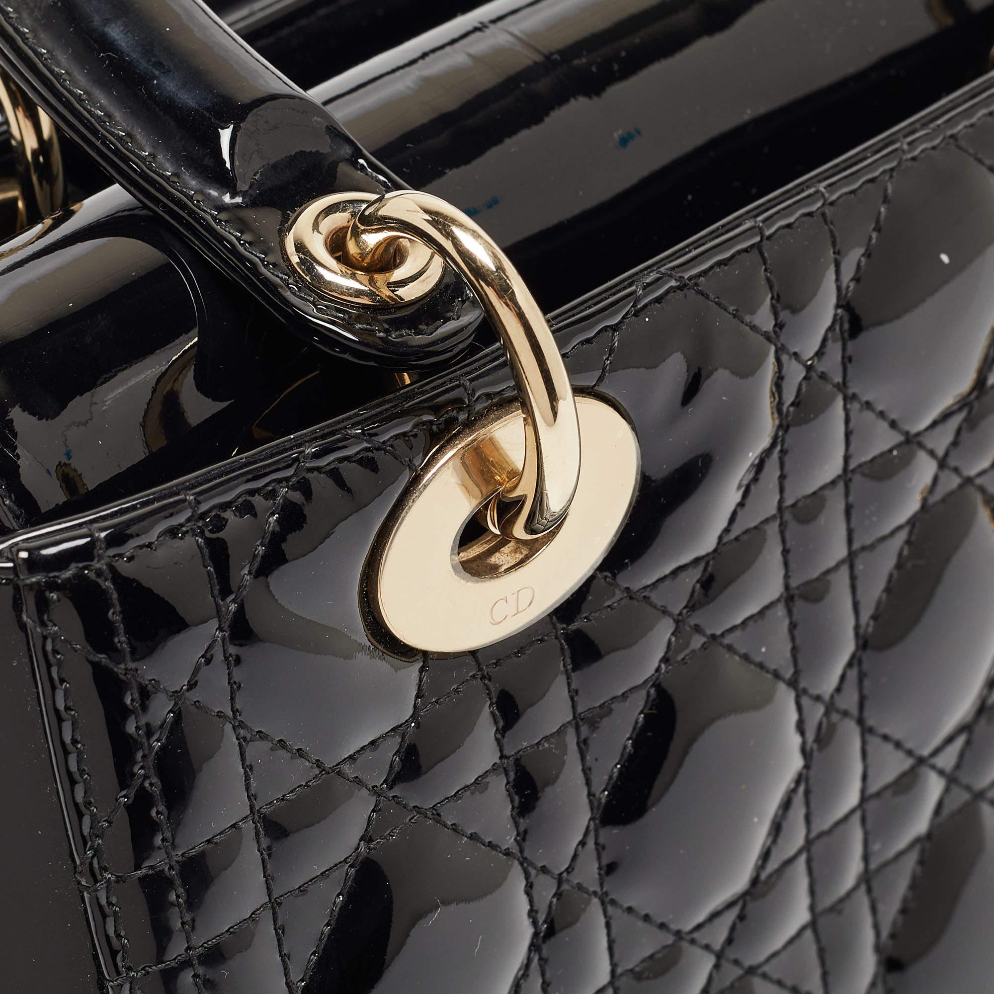 Dior Schwarze Cannage Lackleder Medium Lady Dior Tragetasche im Angebot 8