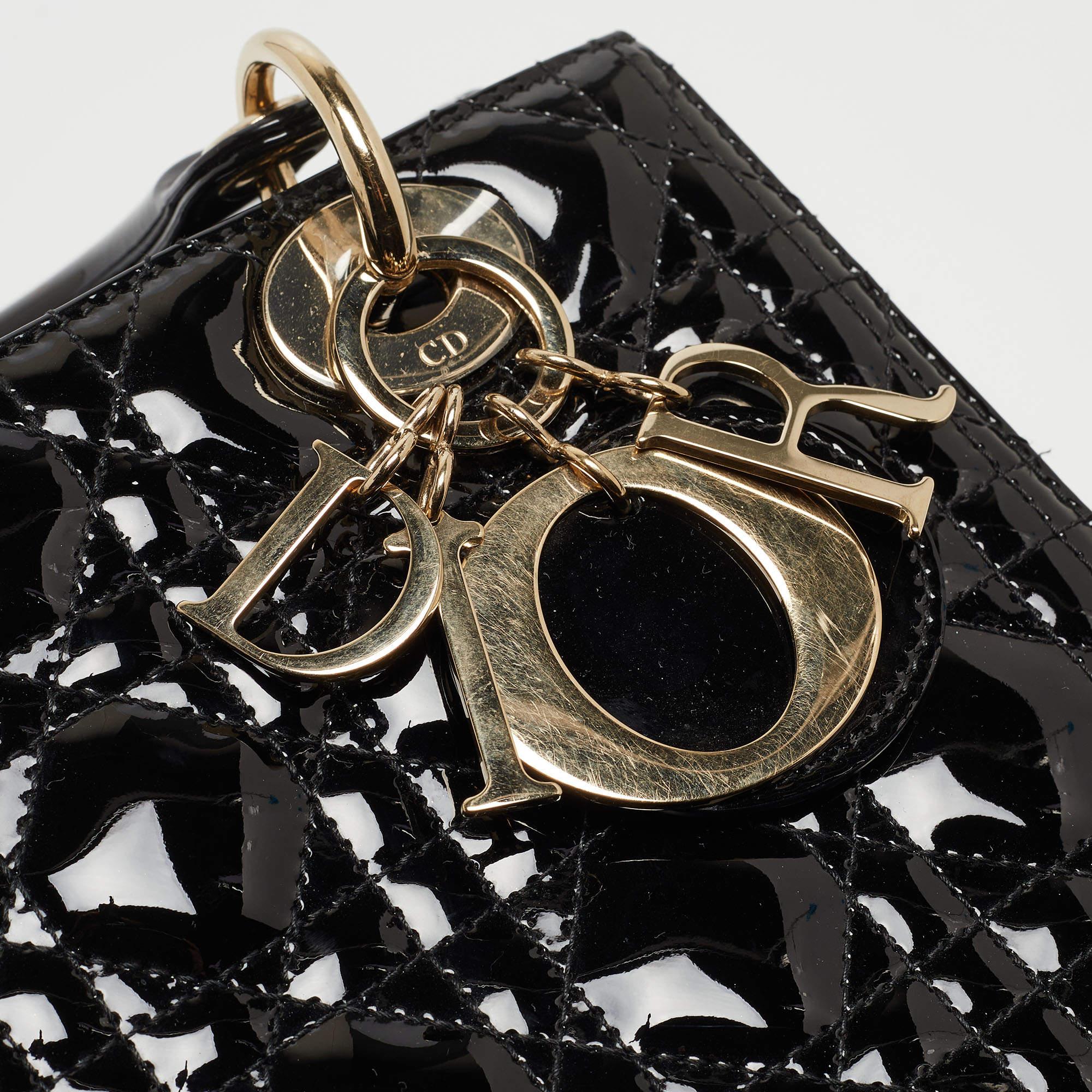 Dior Schwarze Cannage Lackleder Medium Lady Dior Tragetasche im Angebot 10