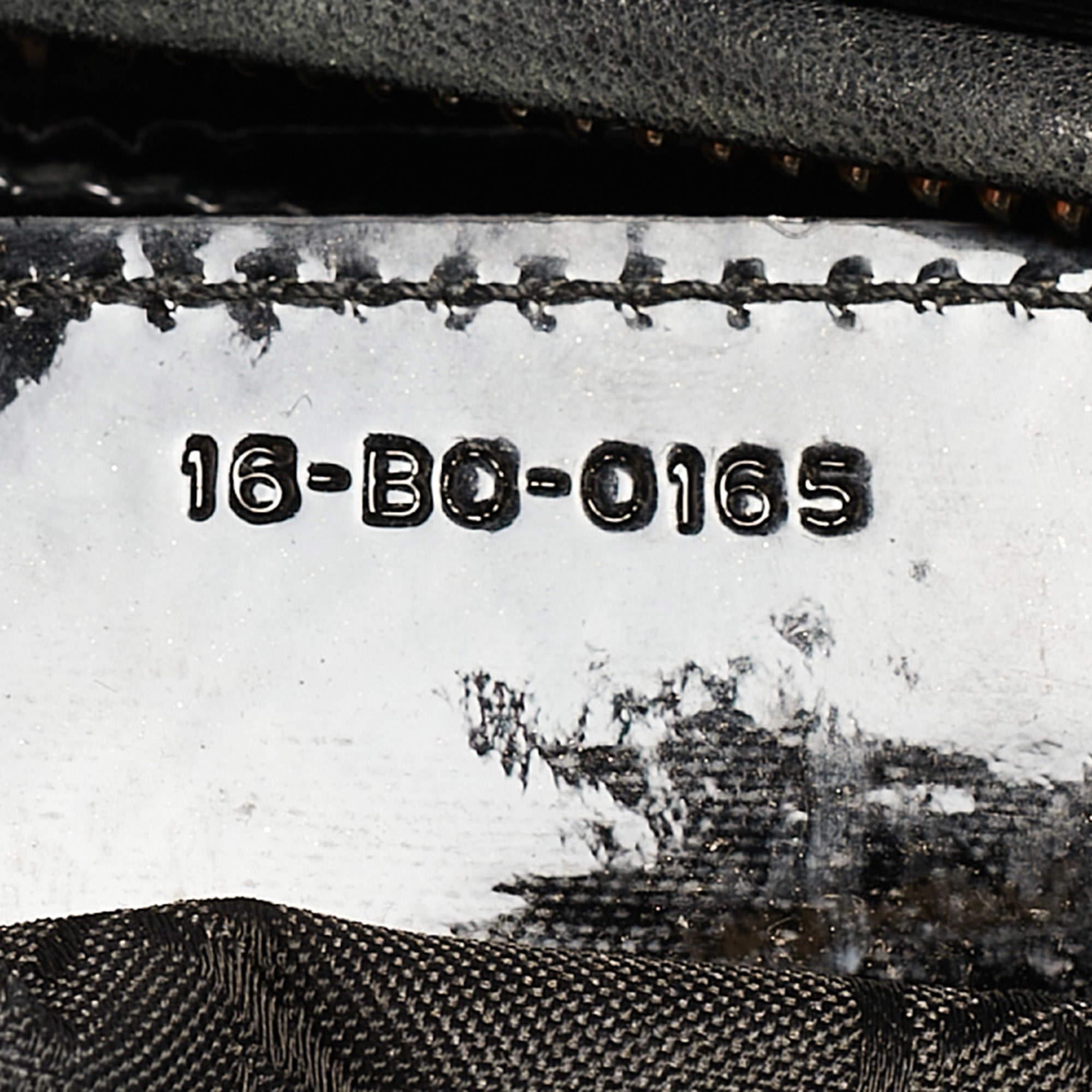Dior Black Cannage Patent Leather Medium Lady Dior Tote en vente 11