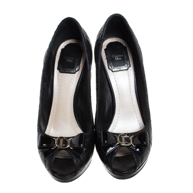 Dior Black Cannage Quilted Leather Bow Peep toe Pumps Size 39.5 In Good Condition In Dubai, Al Qouz 2