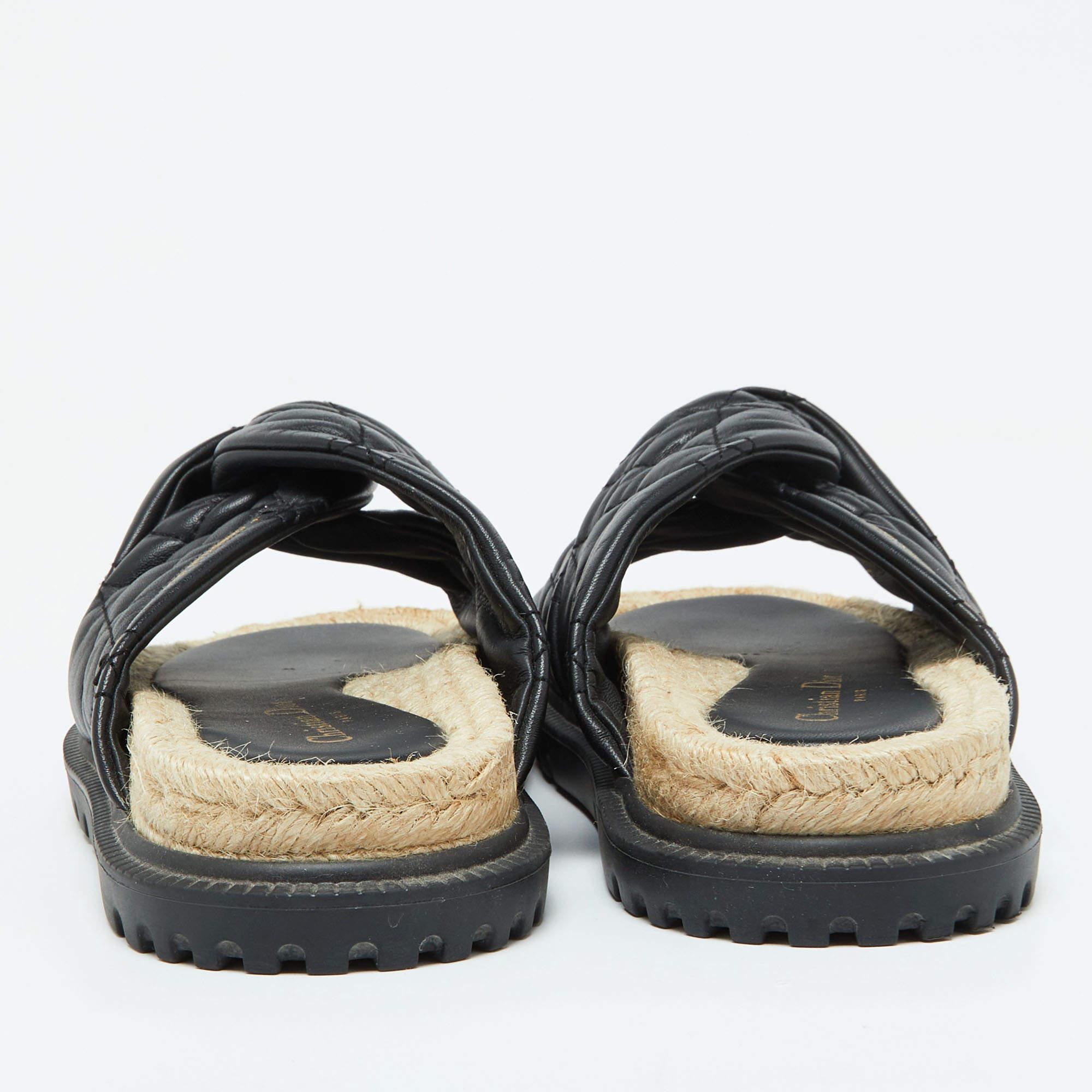  Sandales plates Dior Cannage en cuir matelassé D-Twist Taille 39 Pour femmes 