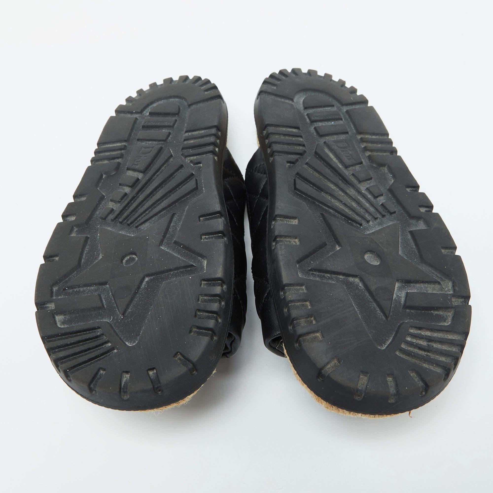 Sandales plates Dior Cannage en cuir matelassé D-Twist Taille 39 1