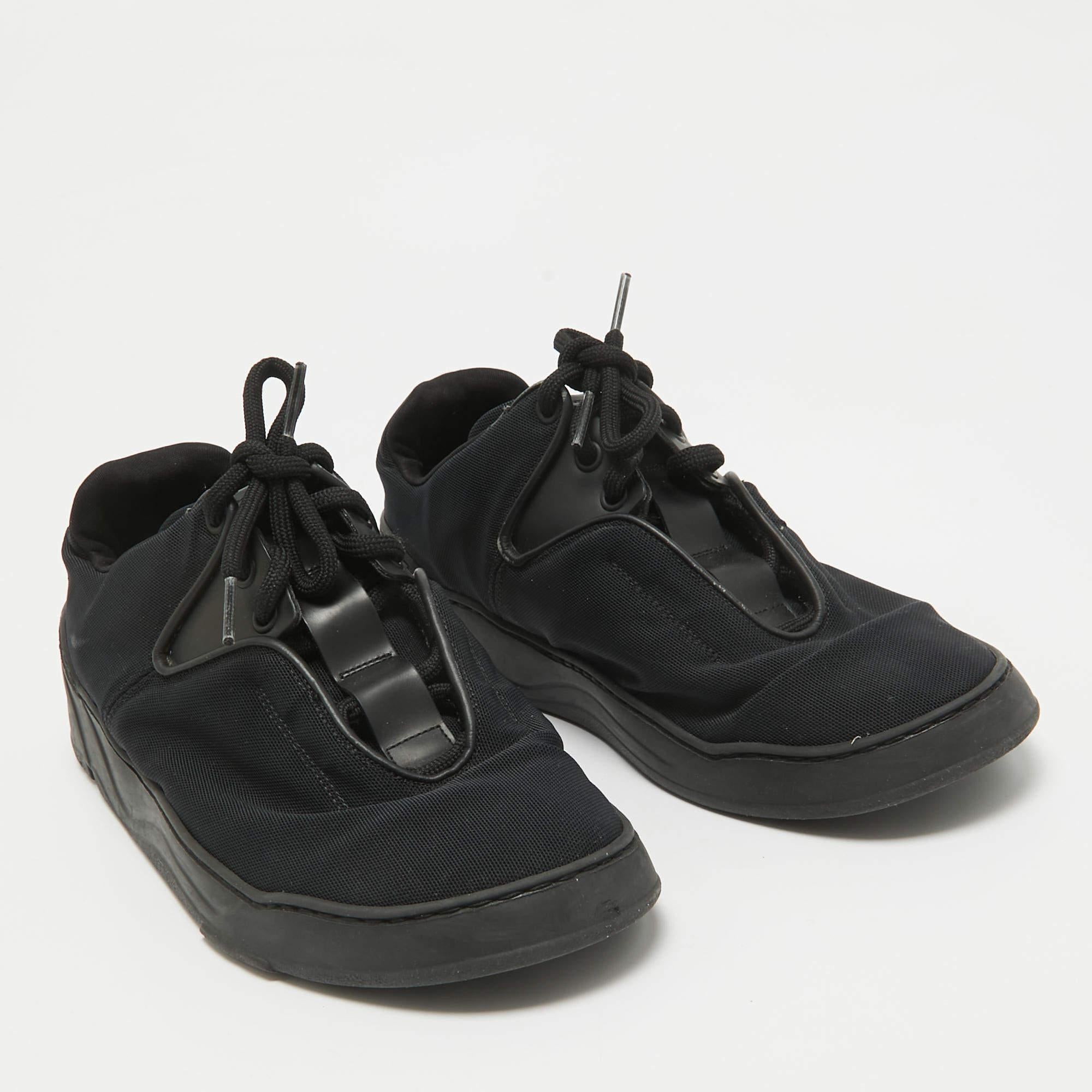 Dior, scarpe da ginnastica in tela e pelle nera Up & Up Taglia 39 In condizioni buone in vendita a Dubai, Al Qouz 2