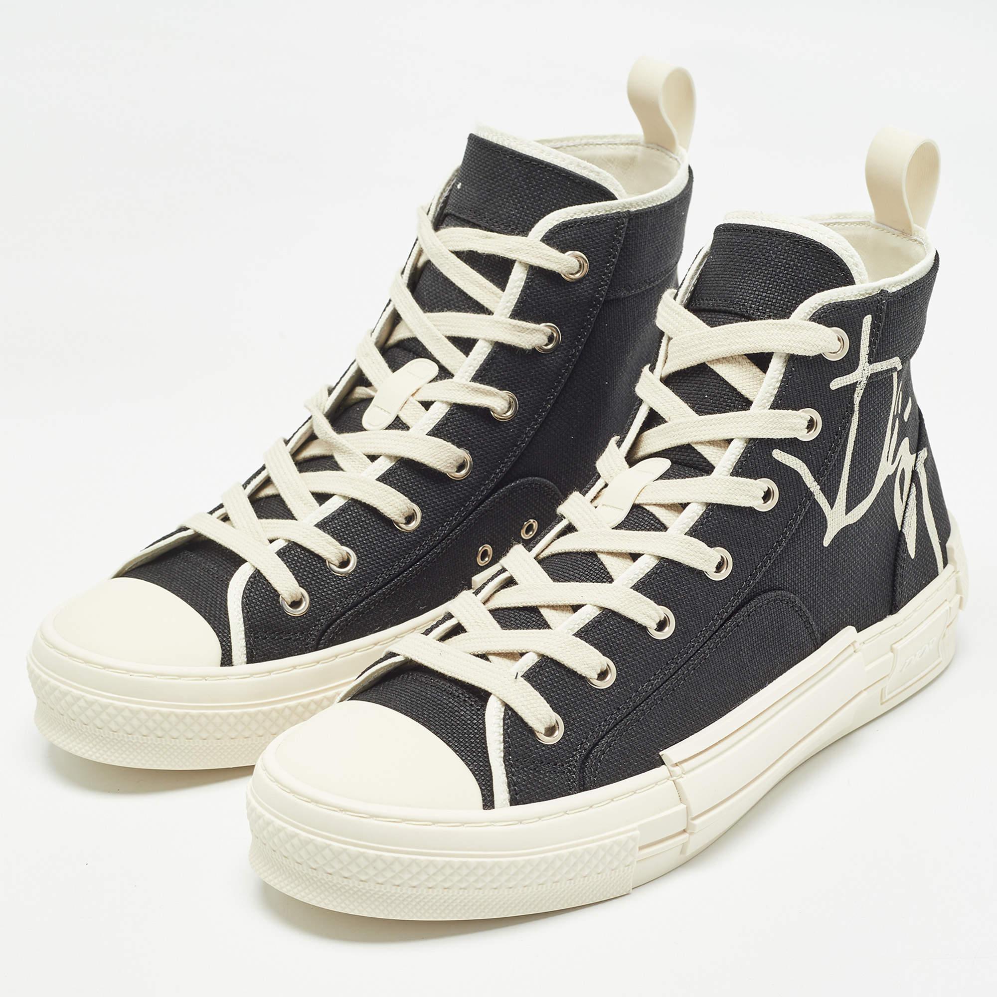 Add a statement appeal to your outfit with these sneakers. Made from premium materials they feature lace up vamps and relaxing footbeds. The durable sole of this pair aims to provide you with everyday ease.
