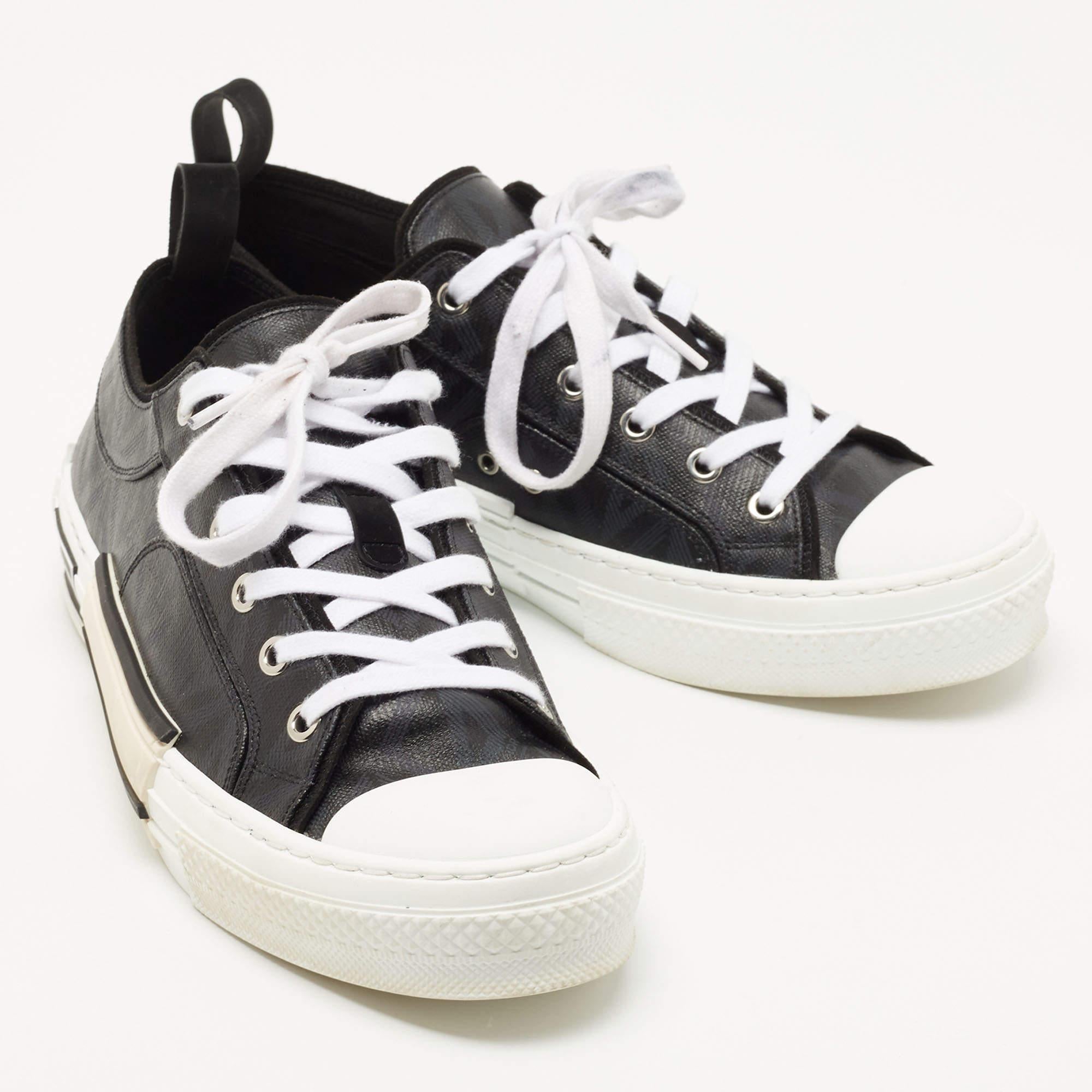 Coming in a classic silhouette, these Dior Walk'n'Dior sneakers are a seamless combination of luxury, comfort, and style. They are designed with signature details and comfortable insoles.

Includes
Original Dustbag, Original Box, Extra Lace