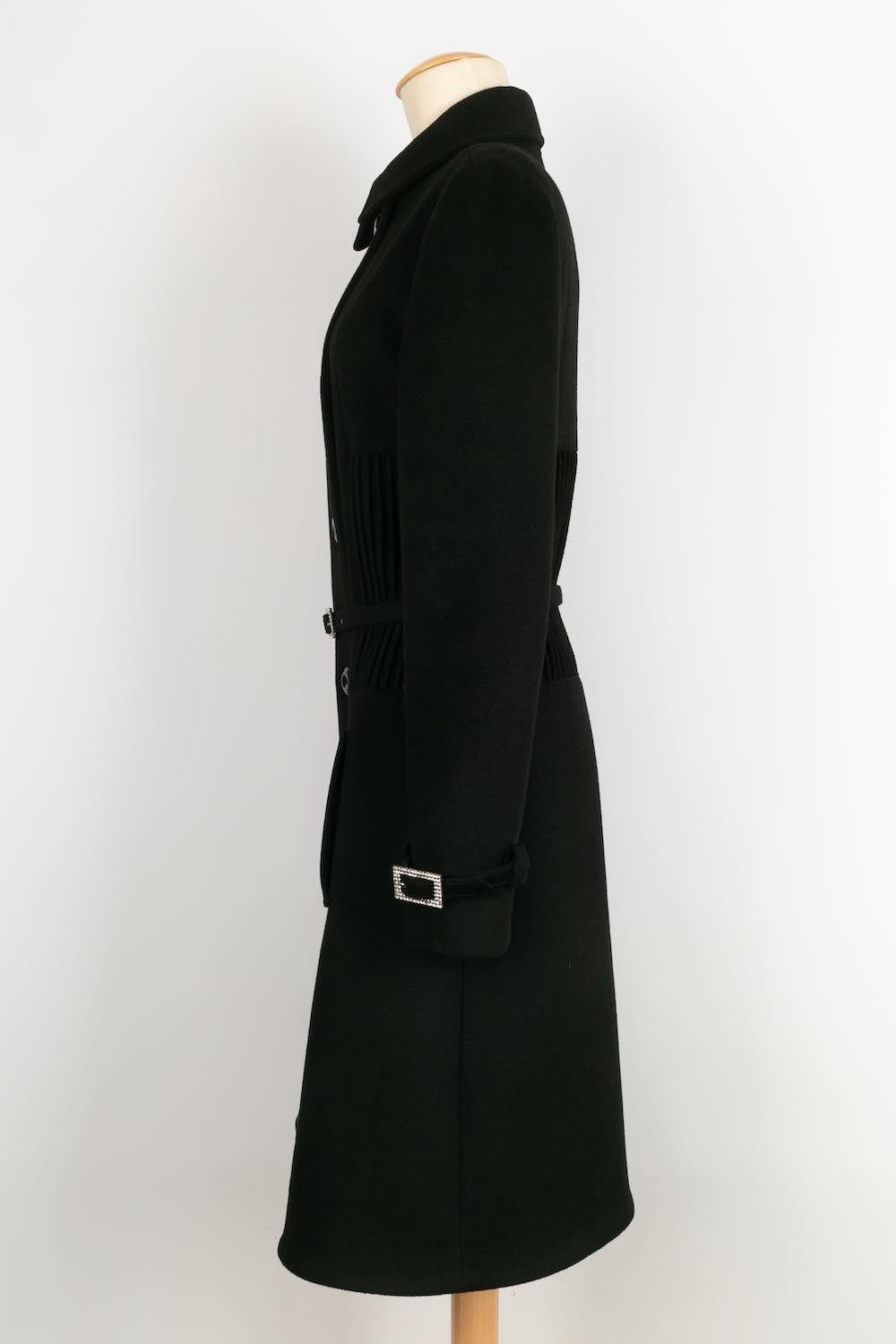 Dior -(Made in Italy) Black cashmere coat. Size 40FR. Winter 2007 collection.

Additional information: 
Dimensions: Shoulder width: 41 cm, Chest: 42 cm, Sleeve length: 65 cm, Length: 107 cm
Condition: Very good condition
Seller Ref number: M16