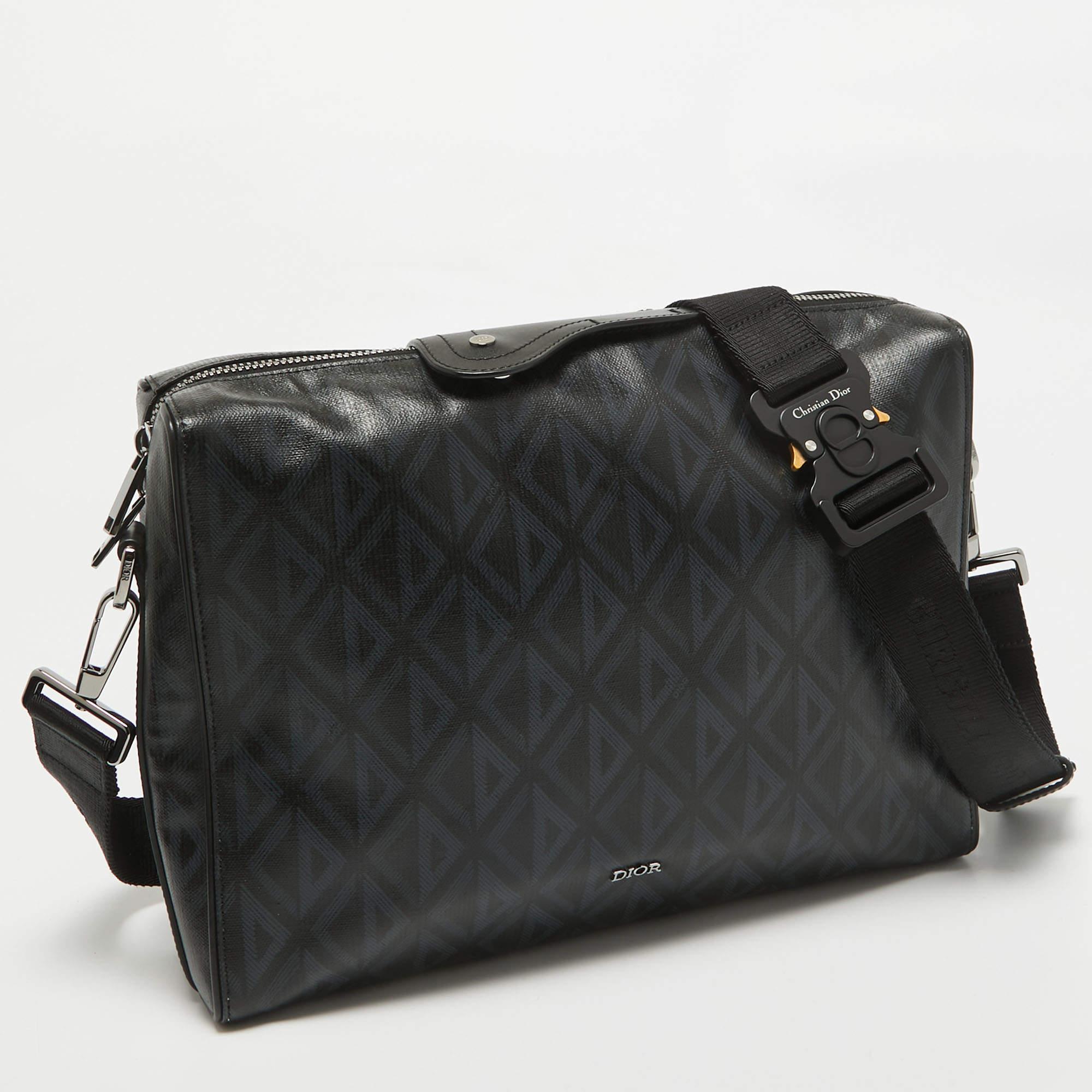 Dior Black CD Diamond Print Coated Canvas and Leather Lingot Messenger Bag In Excellent Condition For Sale In Dubai, Al Qouz 2
