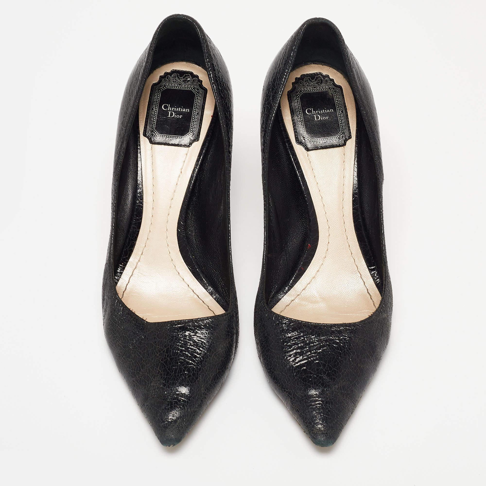 Dior Black Crackled Leather Pointed Toe Pumps Size 39 In Good Condition In Dubai, Al Qouz 2