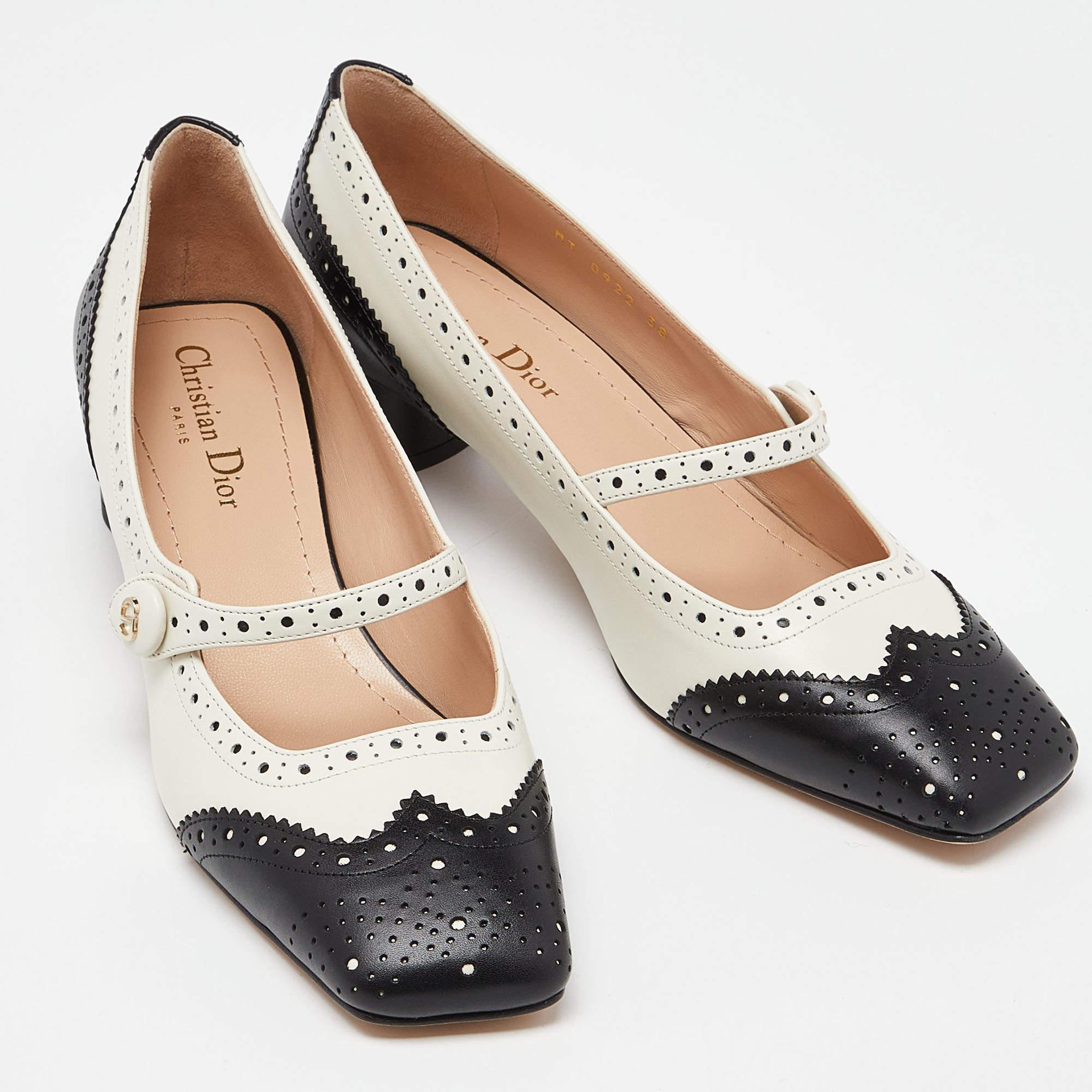 Dior Black/Cream Leather Mary Jane Pumps Size 38 In New Condition In Dubai, Al Qouz 2