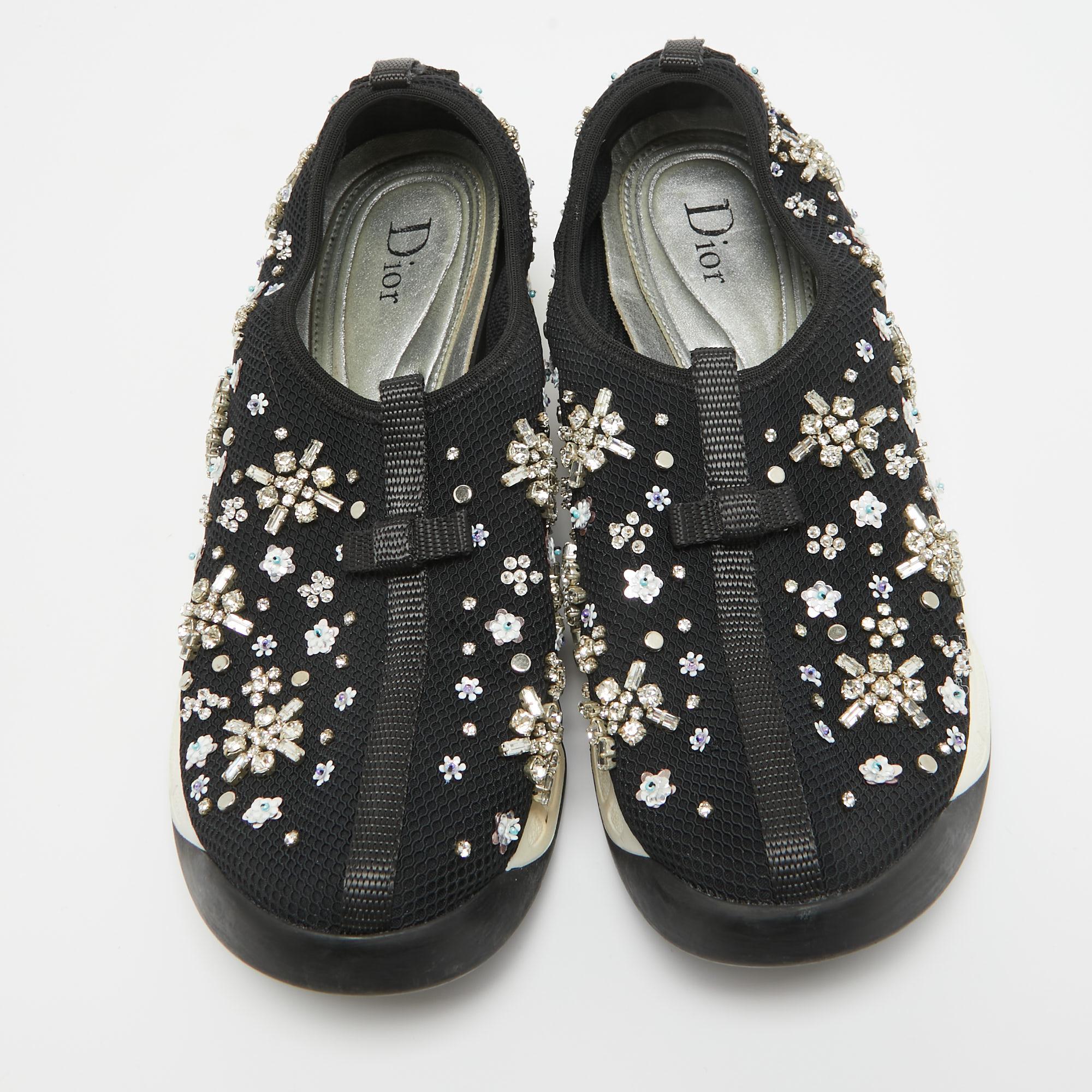 Dior Black Crystal Embellished Mesh Fusion Sneakers Size 39.5 In Good Condition For Sale In Dubai, Al Qouz 2