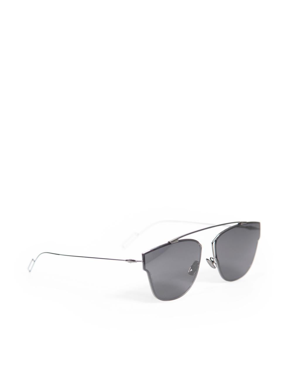 CONDITION is Very good. Hardly any visible wear to sunglasses is evident on this used Dior designer resale item. These sunglasses come with original case and dust cloth.
 
 
 
 Details
 
 
 DIOR0204S model
 
 Black
 
 Metal
 
 Aviator sunglasses
 
