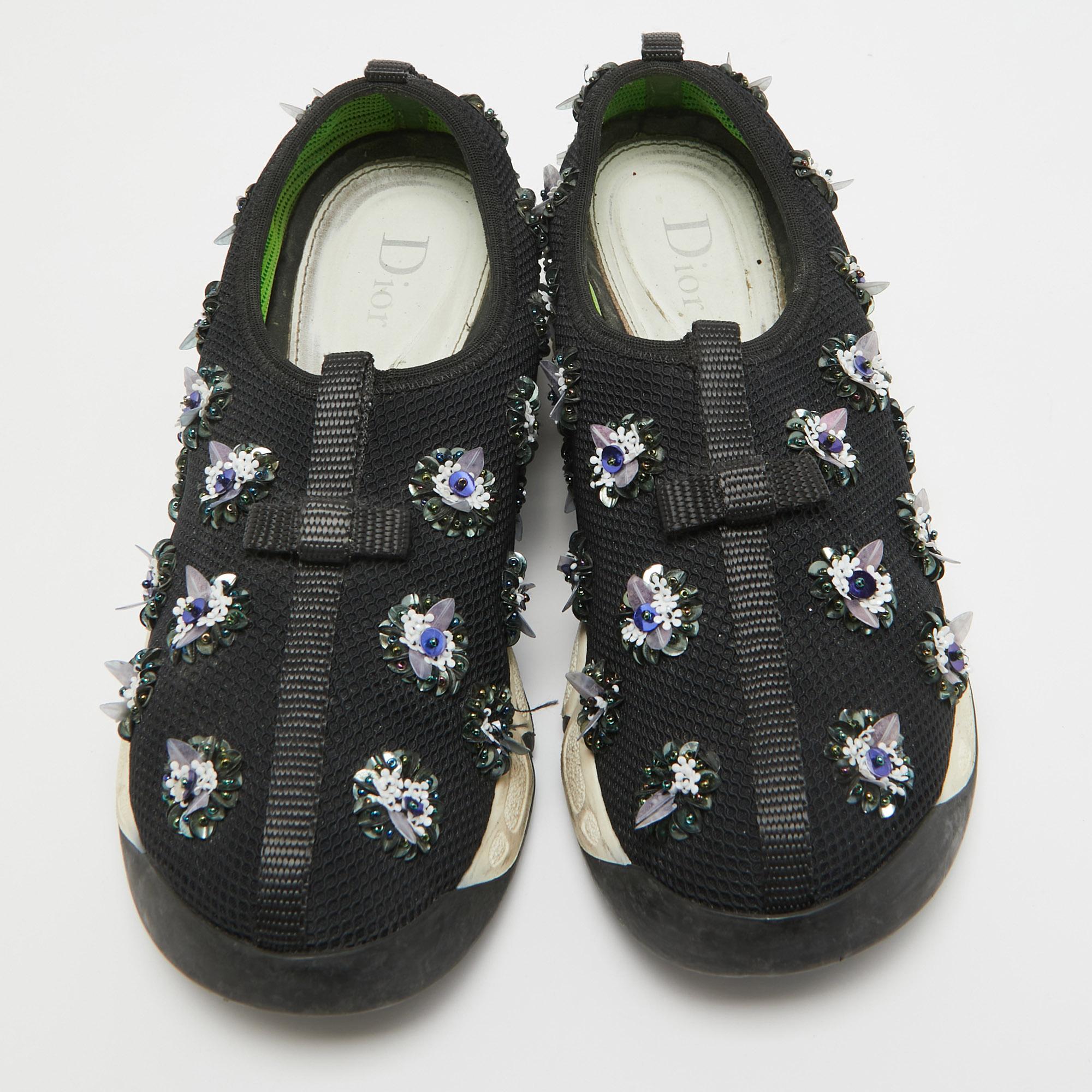 Dior Black Embellished Mesh Fusion Sneakers Size 35.5 In Good Condition For Sale In Dubai, Al Qouz 2