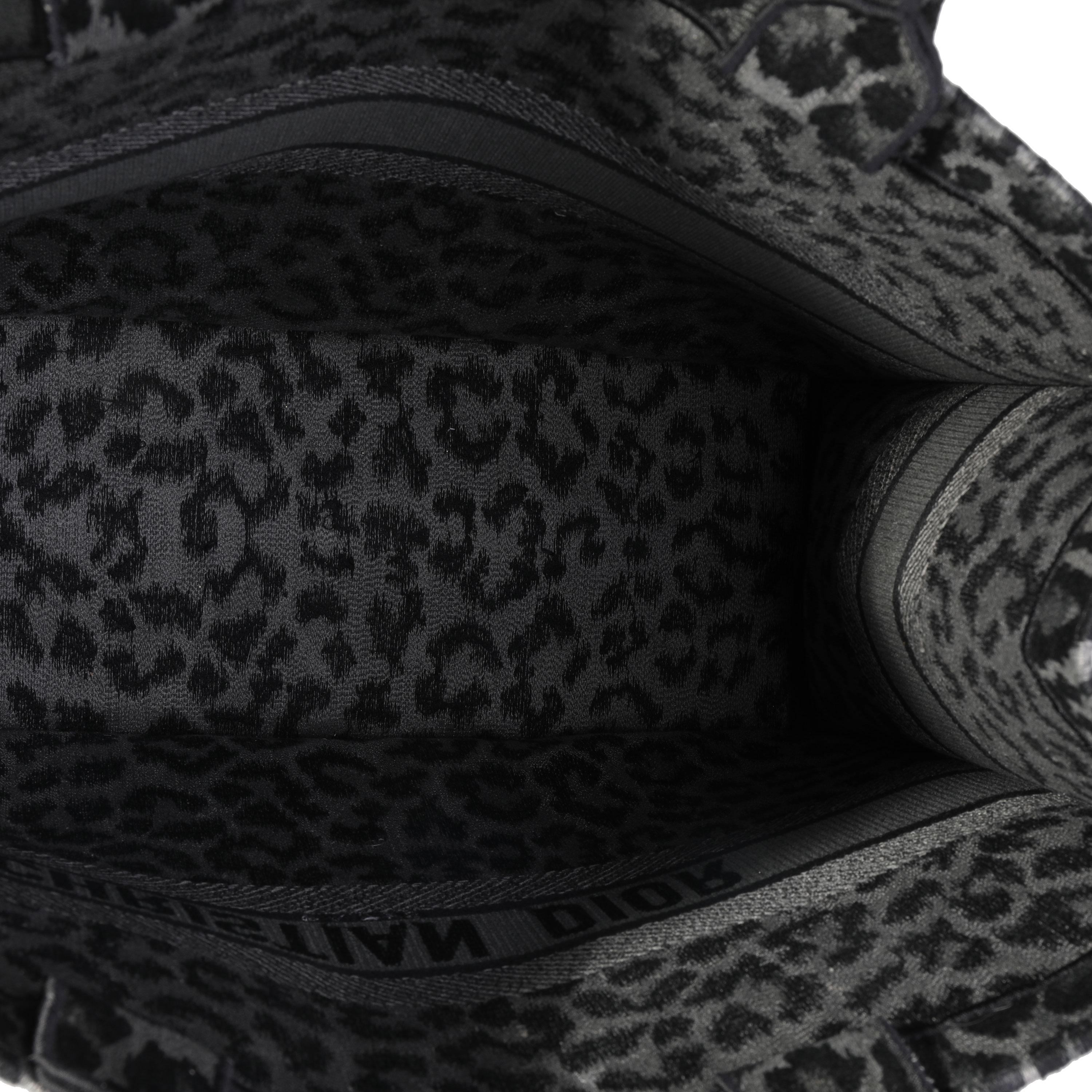 Dior Schwarz-graue Leoparden-Mizza-Stickerei Große Büchertasche 1