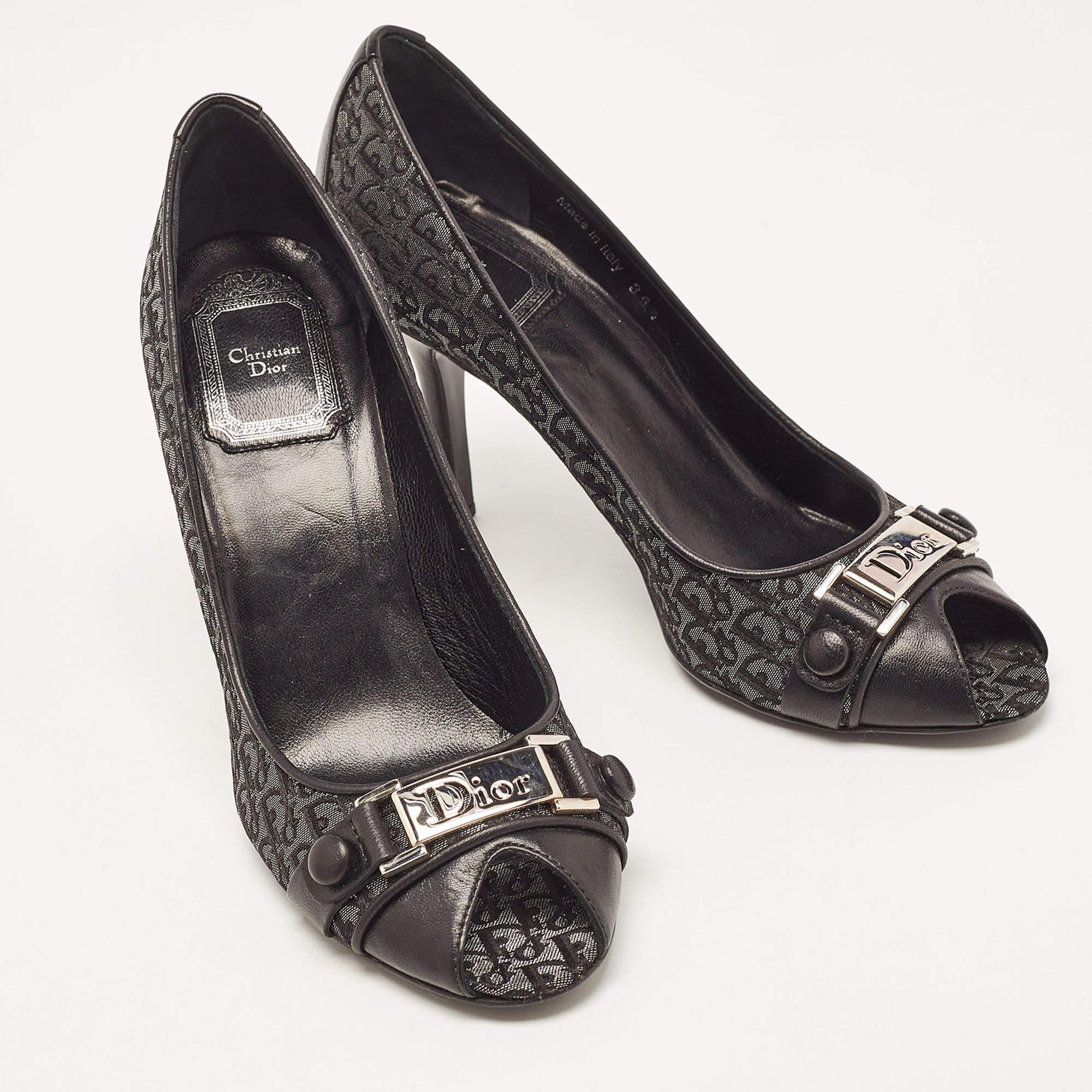Dior Schwarze/graue Peep Toe Pumps aus Leder und Segeltuch Größe 36,5 im Angebot 3