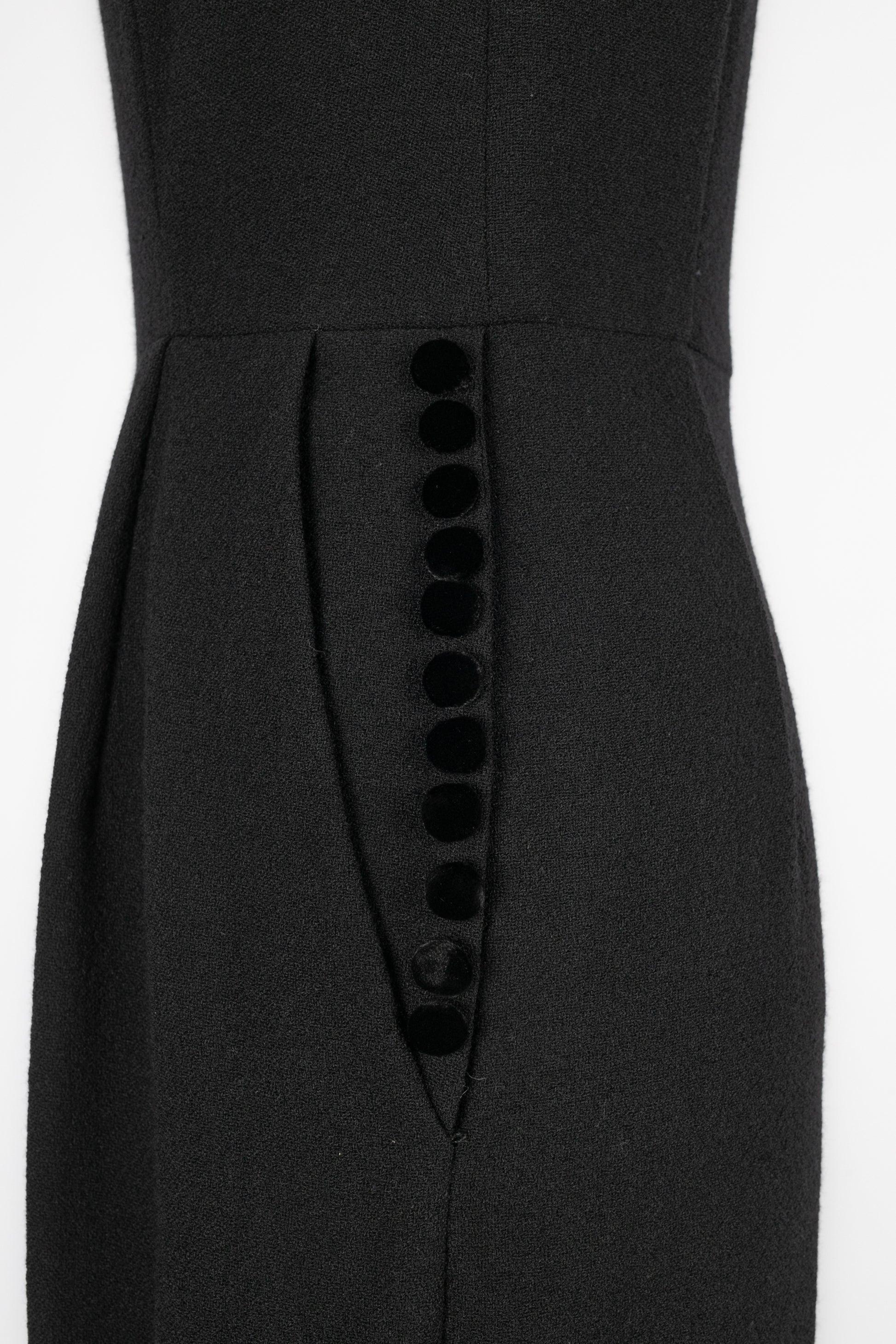 Schwarzer Jumpsuit von Dior mit winzigen schwarzen Samtknöpfen im Angebot 1