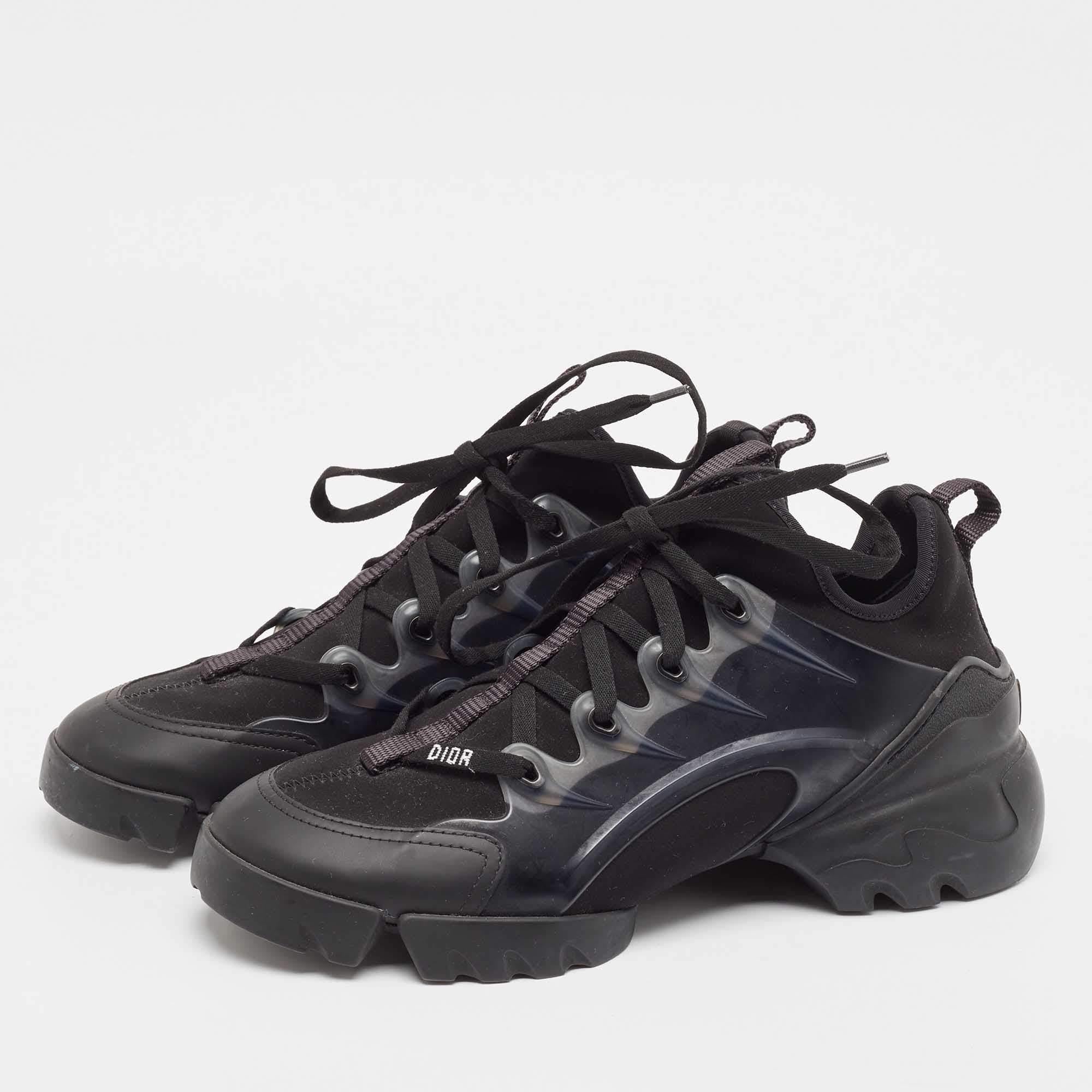 Bringing both ease and fashion in full are these Dior black sneakers. They are designed using only the best materials for high durability. Wear them on long days for a luxe style without compromising on the comfort factor.