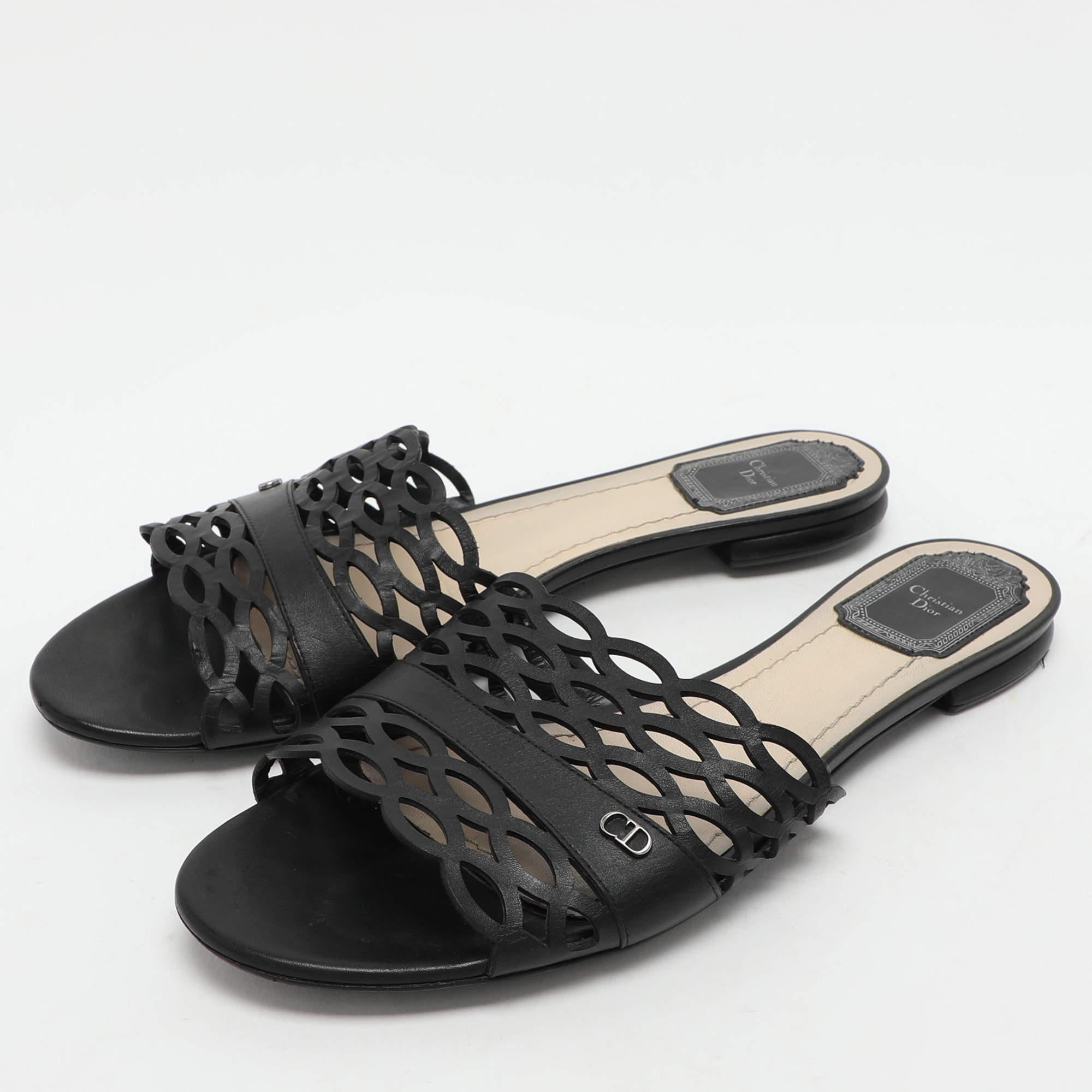 Enhance your casual looks with a touch of high style with these designer slides. Rendered in quality material with a lovely hue adorning its expanse this pair is a must have