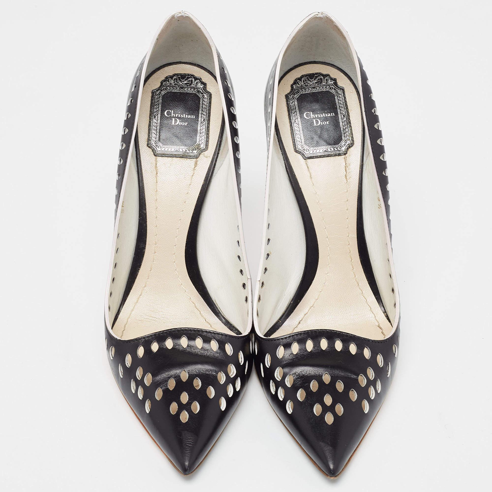 Dior Black Laser Cut Leather Pointed Toe Pumps Size 39.5 In Good Condition In Dubai, Al Qouz 2