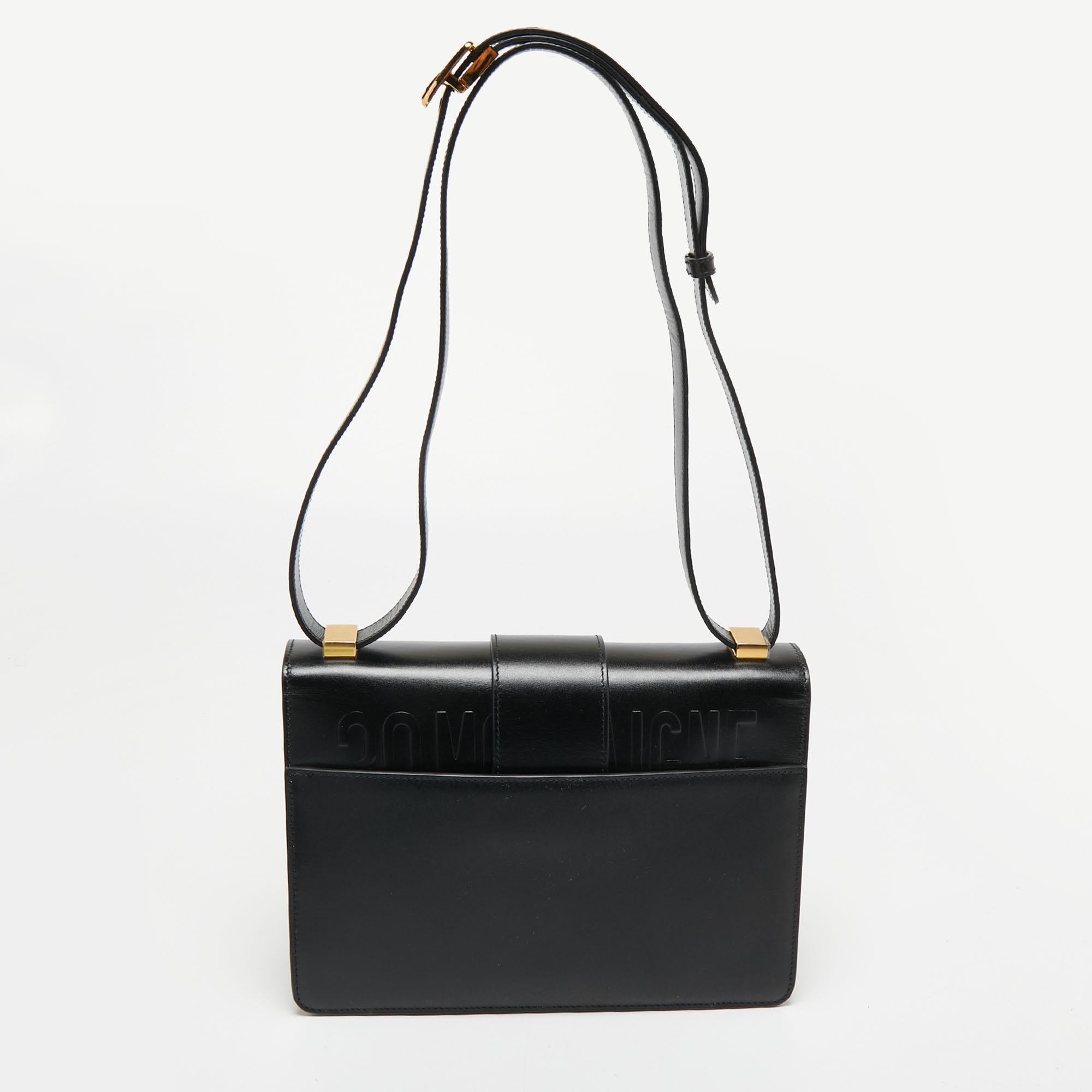 Inspired by the House's hallmark address, this Dior 30 Montaigne shoulder bag is the true embodiment of grace and luxury. The bag features a leather exterior and a gold-toned CD metal clasp on the front that derives its design from the seal of a