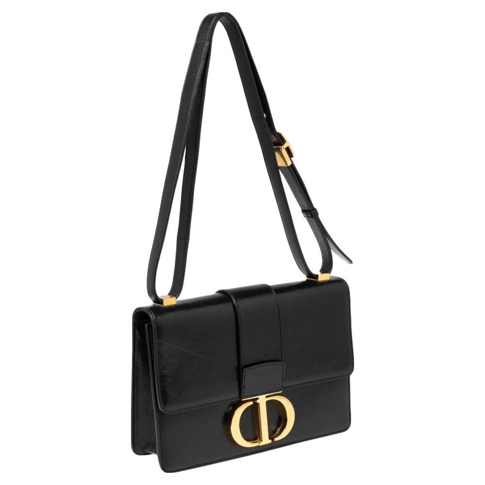 Dior Black Leather 30 Montaigne Shoulder Bag In Good Condition In Dubai, Al Qouz 2