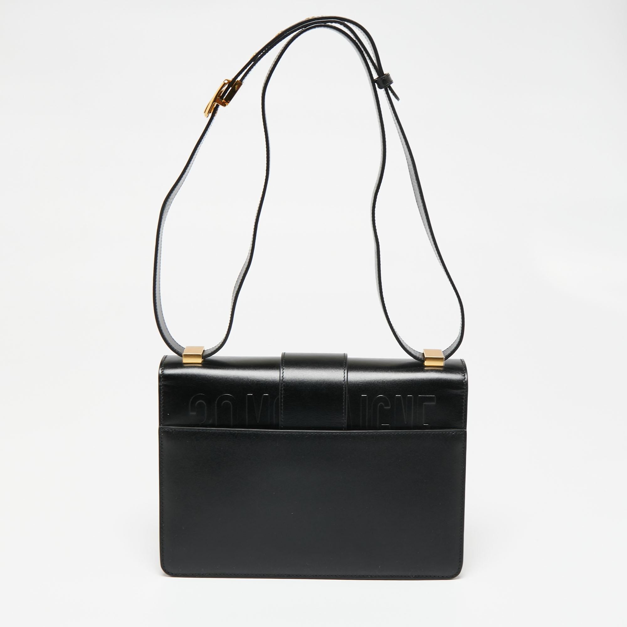 Dior Black Leather 30 Montaigne Shoulder Bag In Excellent Condition In Dubai, Al Qouz 2