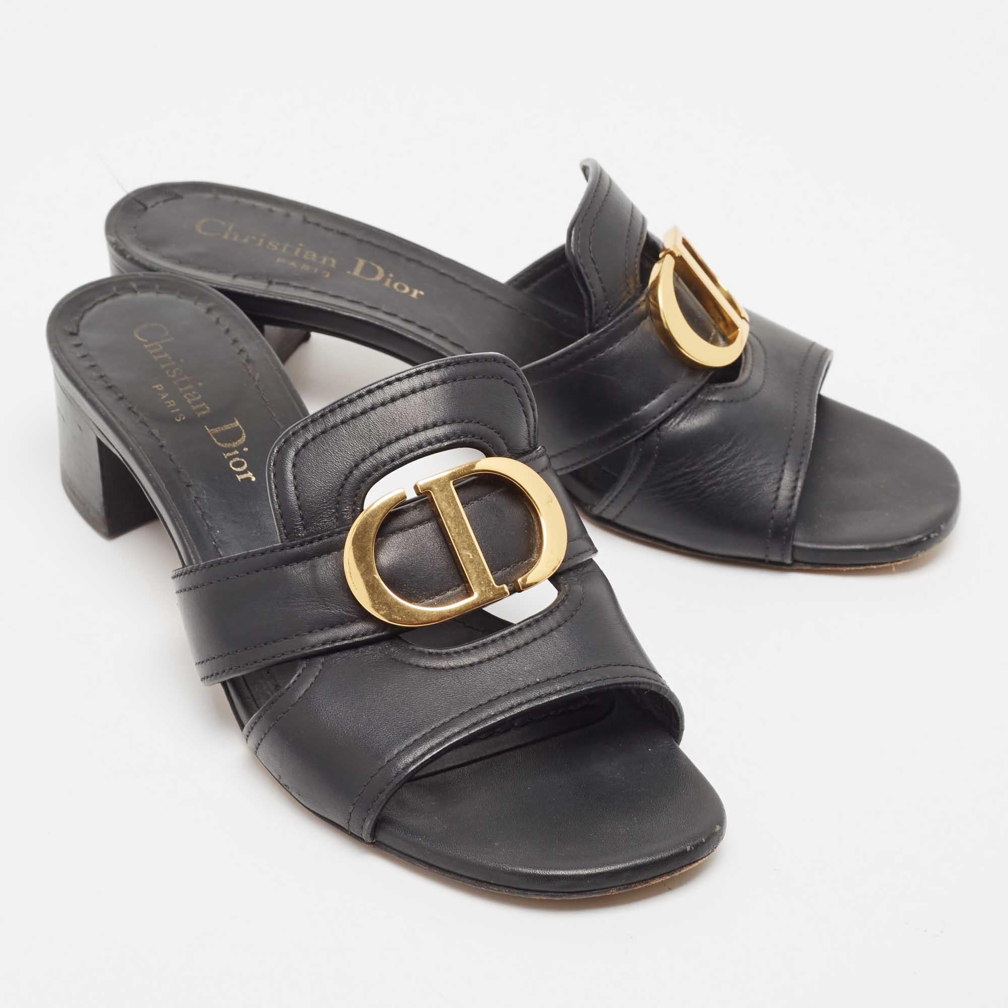 Dior Black Leather 30 Montaigne Slide Sandals Size 36.5 In Fair Condition In Dubai, Al Qouz 2