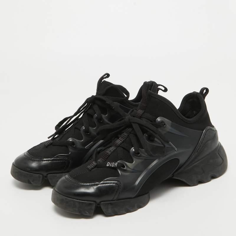 Elevate your footwear game with these Dior D Connect sneakers. Combining high-end aesthetics and unmatched comfort, these sneakers are a symbol of modern luxury and impeccable taste.

Includes: Original Dustbag