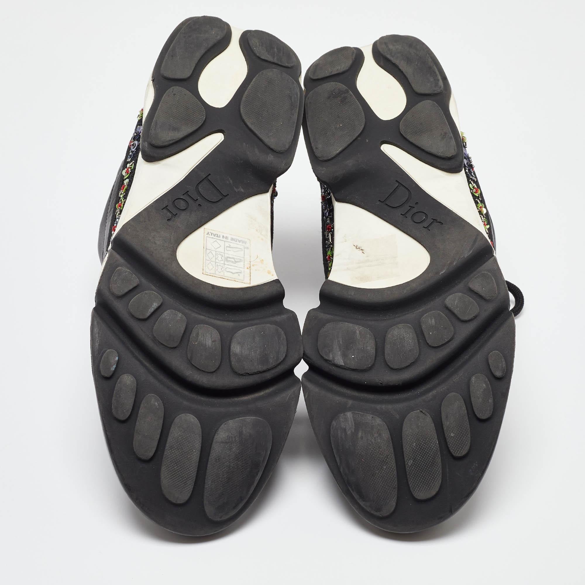 Dior Black Leather and Mesh Beads Embellished Low Top Sneakers Size 42 For Sale 2
