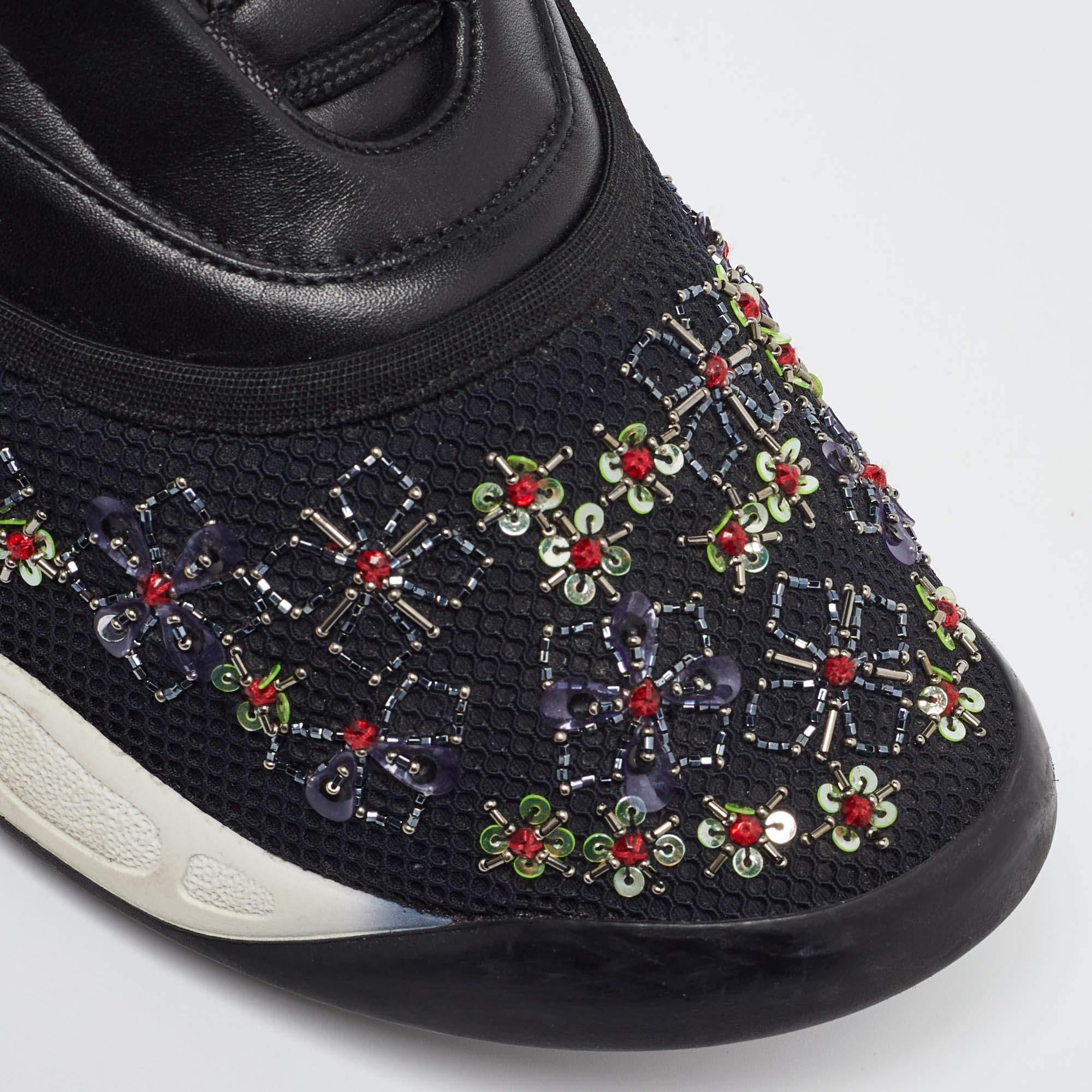 Dior Black Leather and Mesh Beads Embellished Low Top Sneakers Size 42 For Sale 3